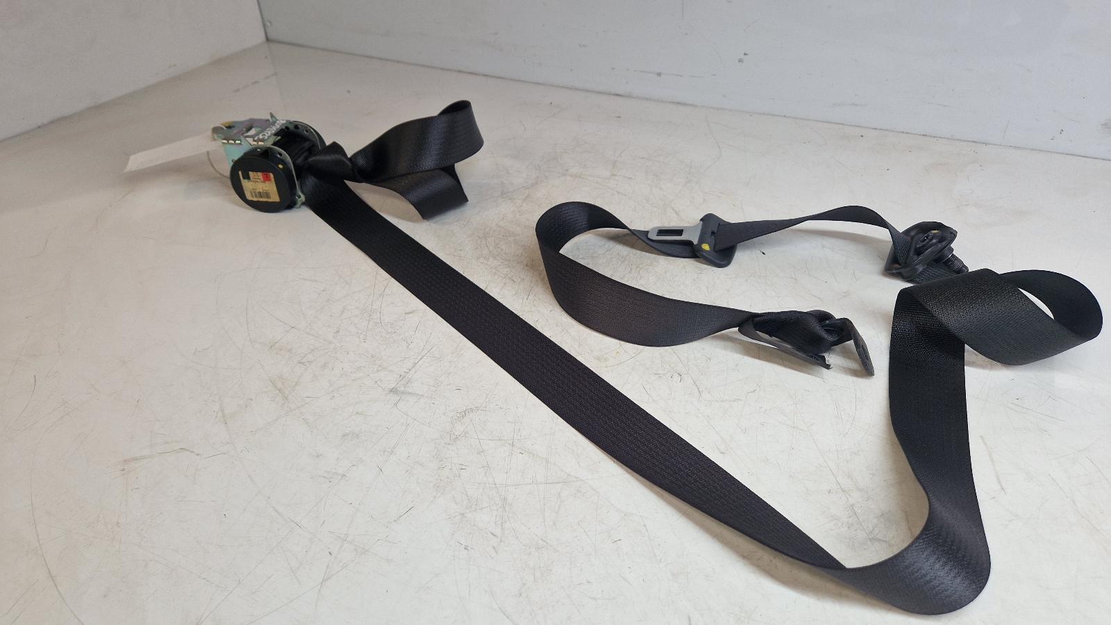 View Auto part Seat Belt Vauxhall Astra 2009