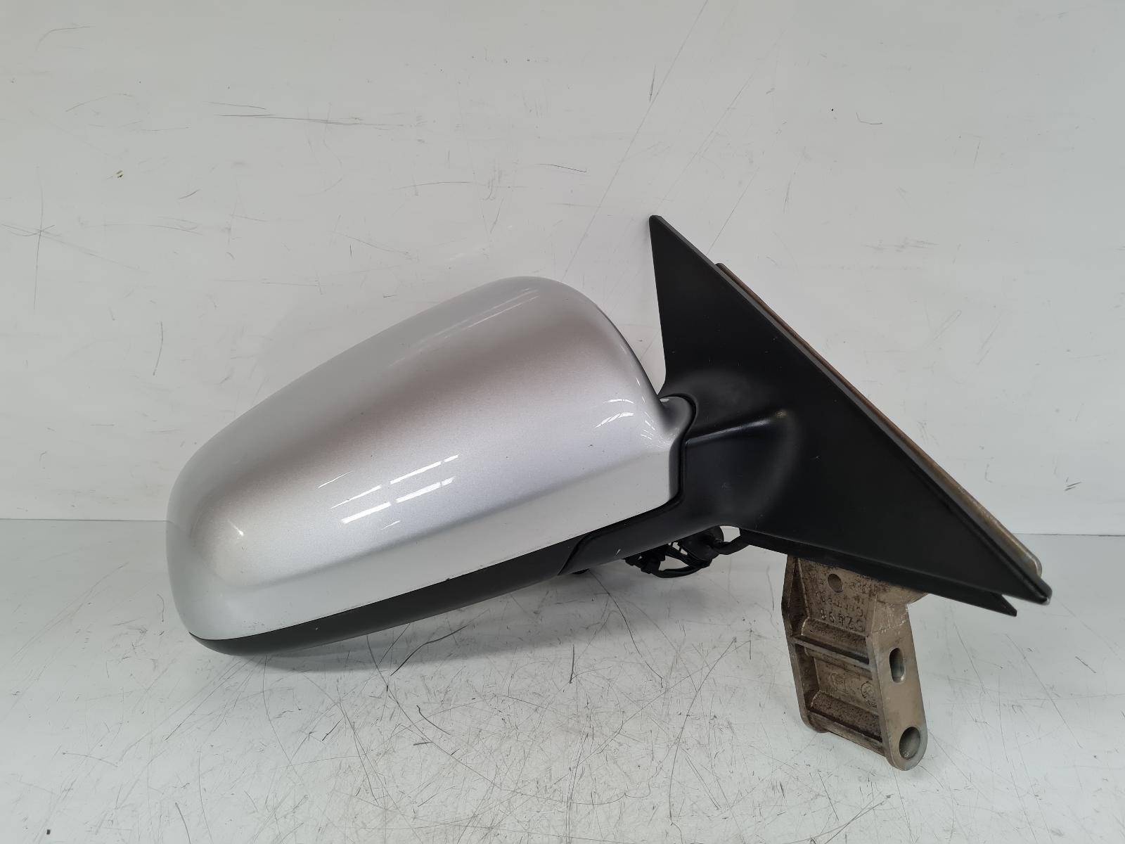 View Auto part R Door Mirror Audi A4 2005