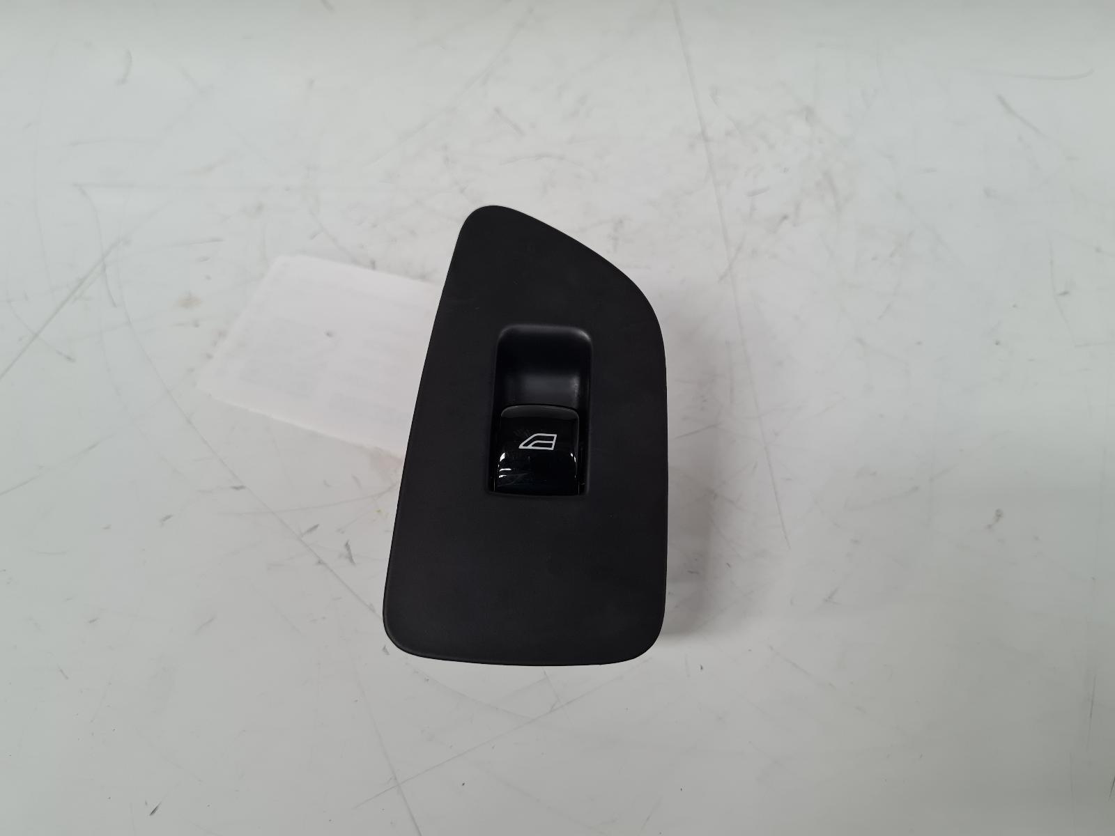 View Auto part Elect. Window Switch Volvo Xc90 2022