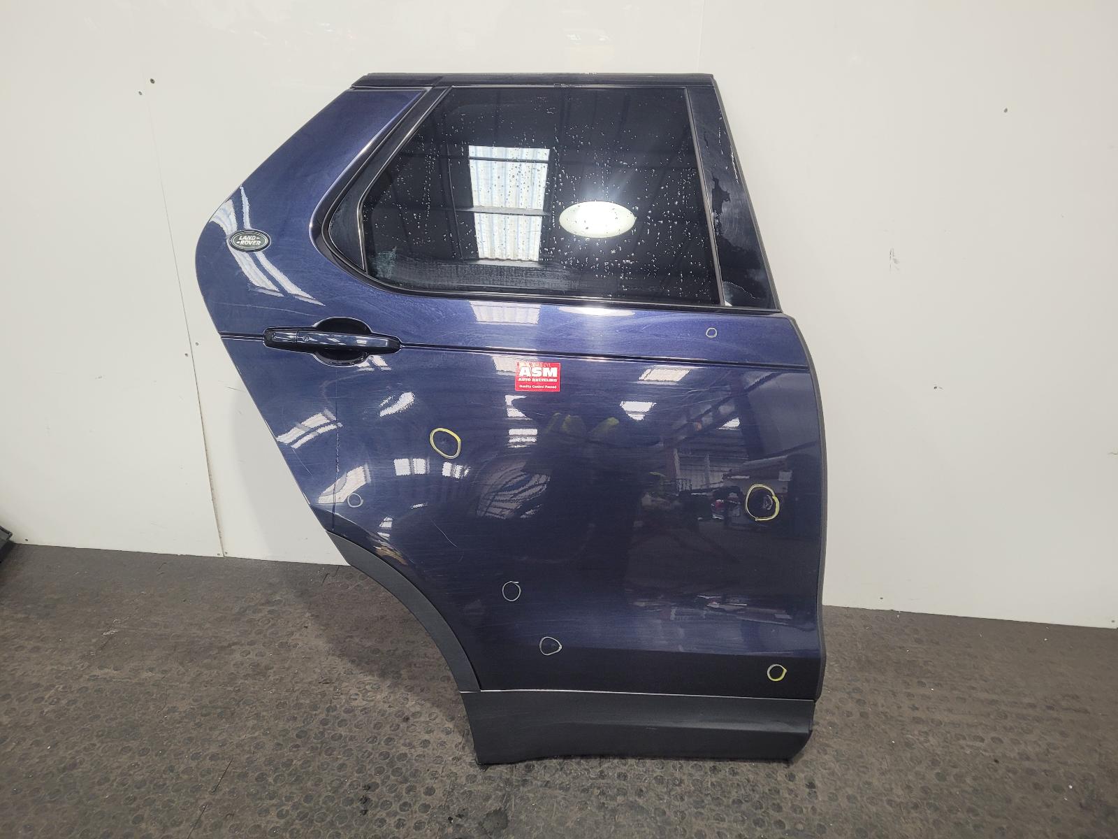 View Auto part R Rear Door Land Rover Discovery 2018