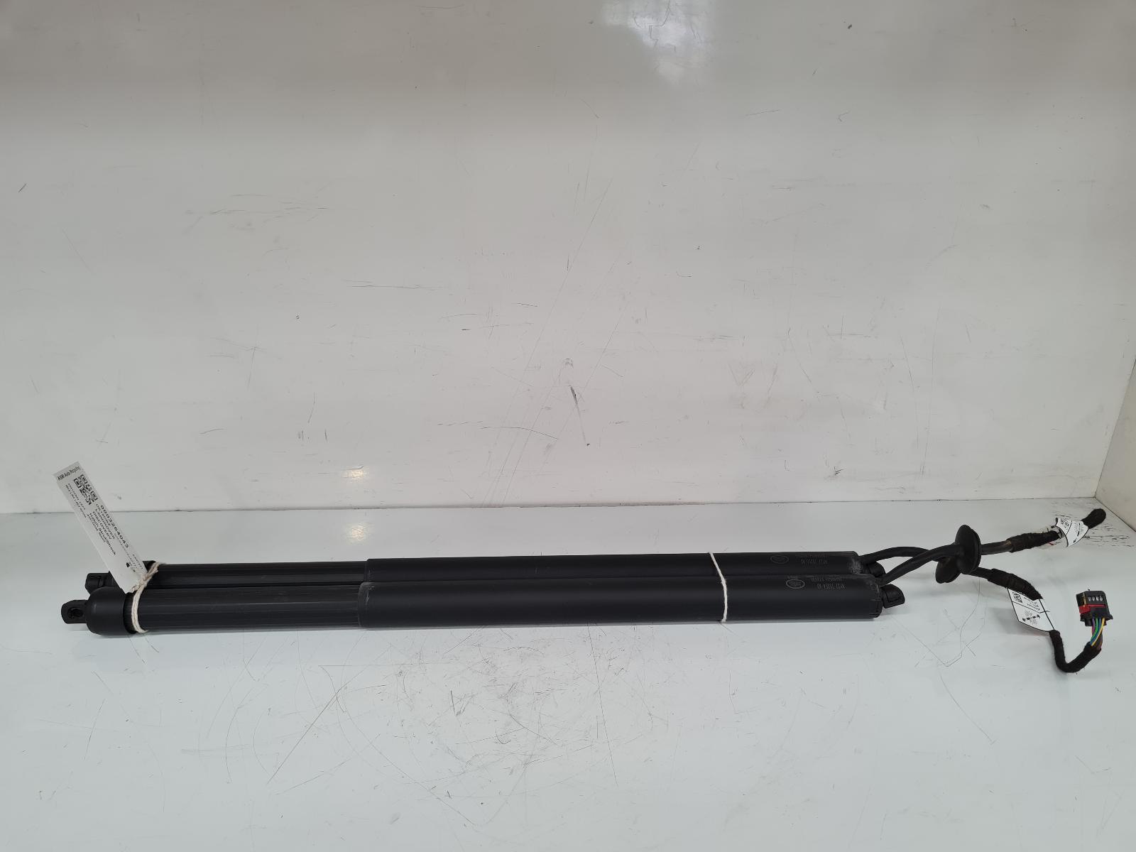View Auto part Hatch Strut/Shock Land Rover Discovery 2018