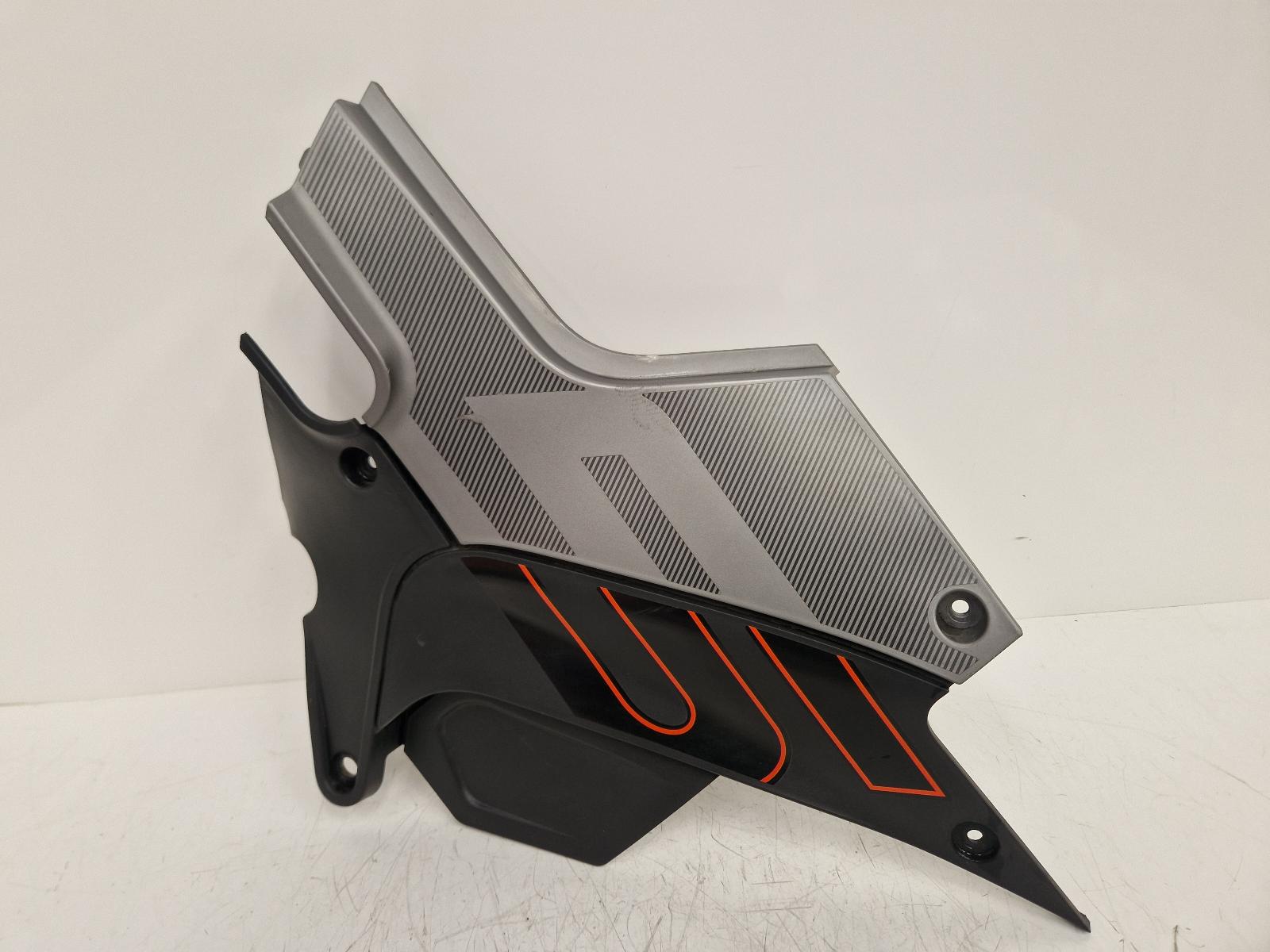 View Auto part Side Panel Right Benelli Leoncino 125 E5 2022