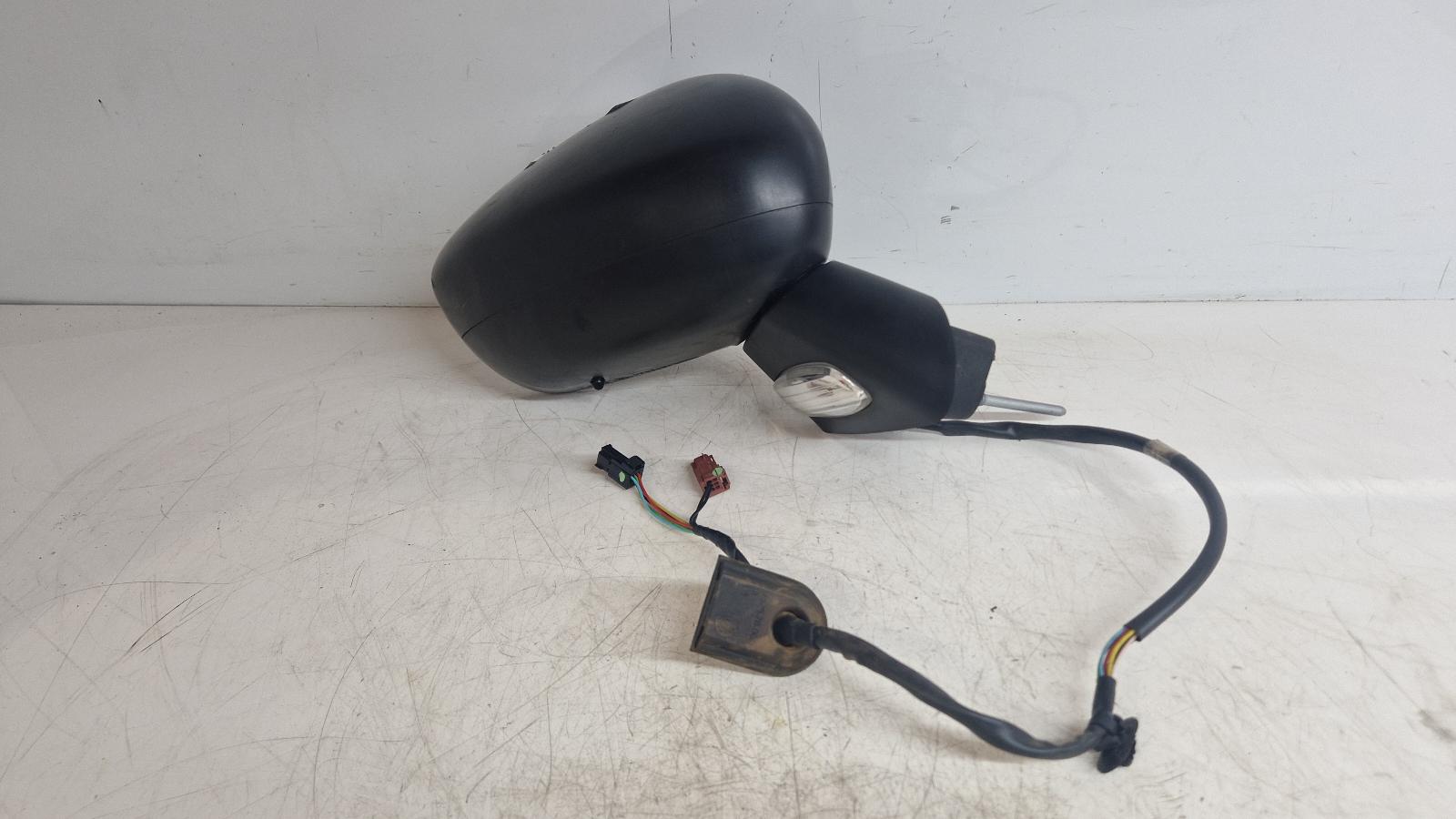 View Auto part R Door Mirror Citroen C3 2015