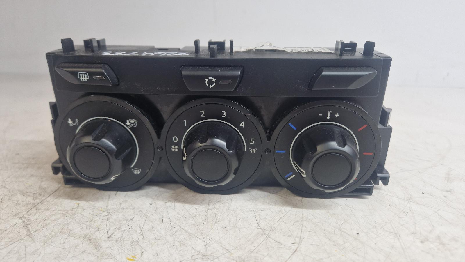 View Auto part Heater/AC Controller Citroen C3 2015