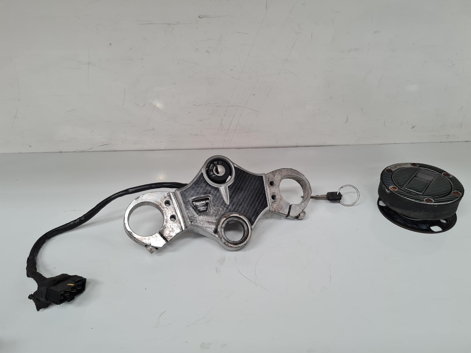 View Auto part Comp.Lock Set + Keys Triumph Sprint St 1050 2005