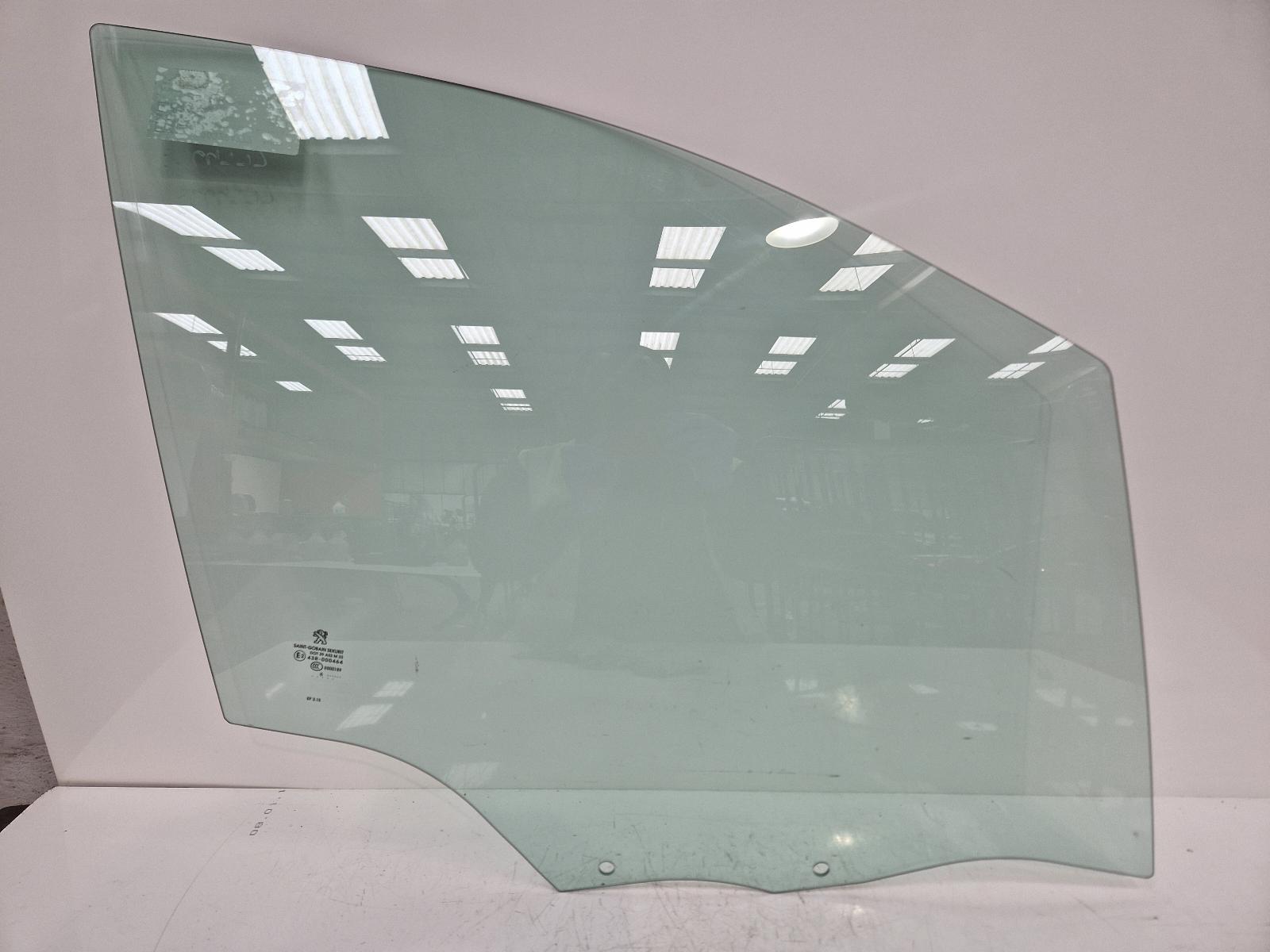 View Auto part RF Door Window Peugeot 2008 2016