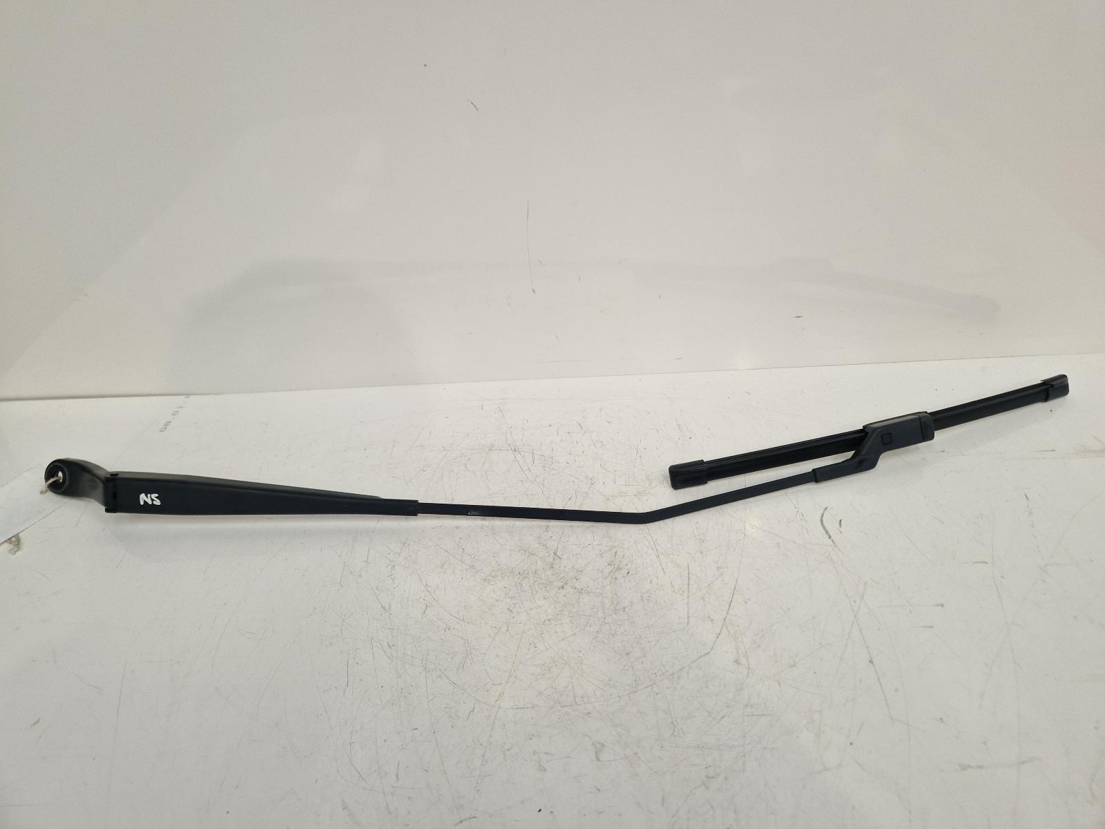 View Auto part Wiper Arm Peugeot 2008 2016