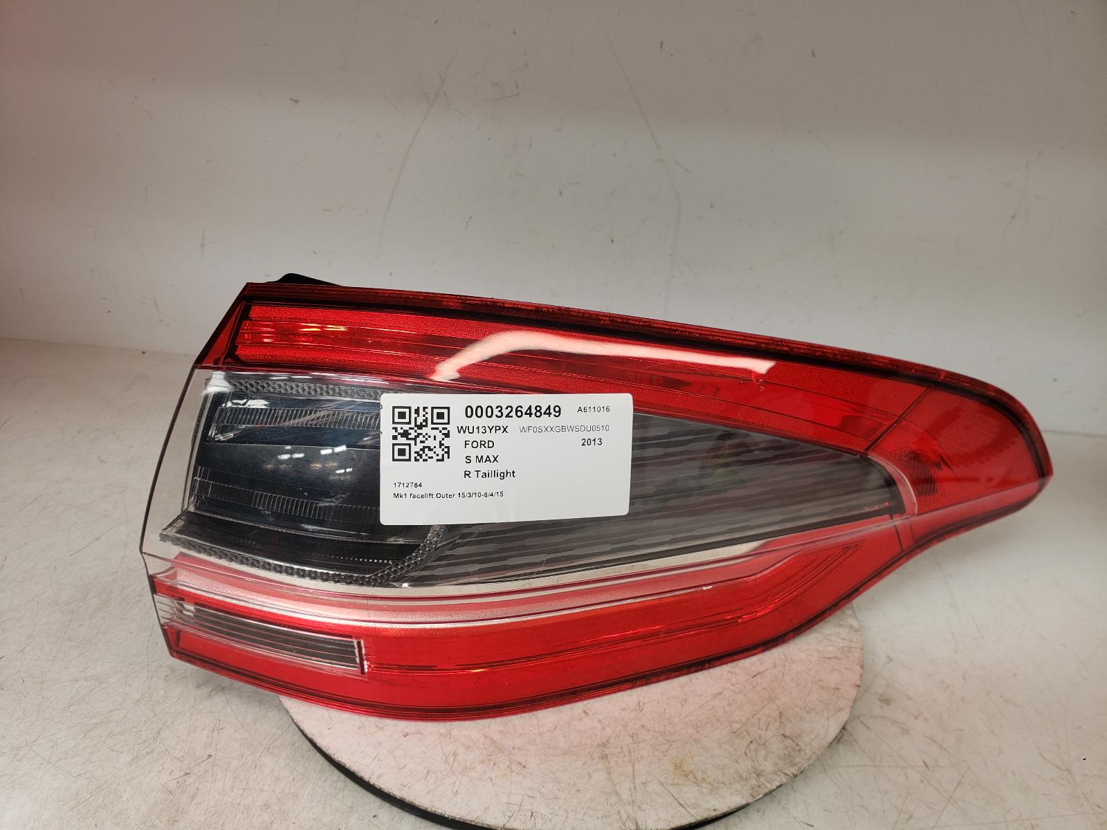 View Auto part R Taillight Ford S Max 2013