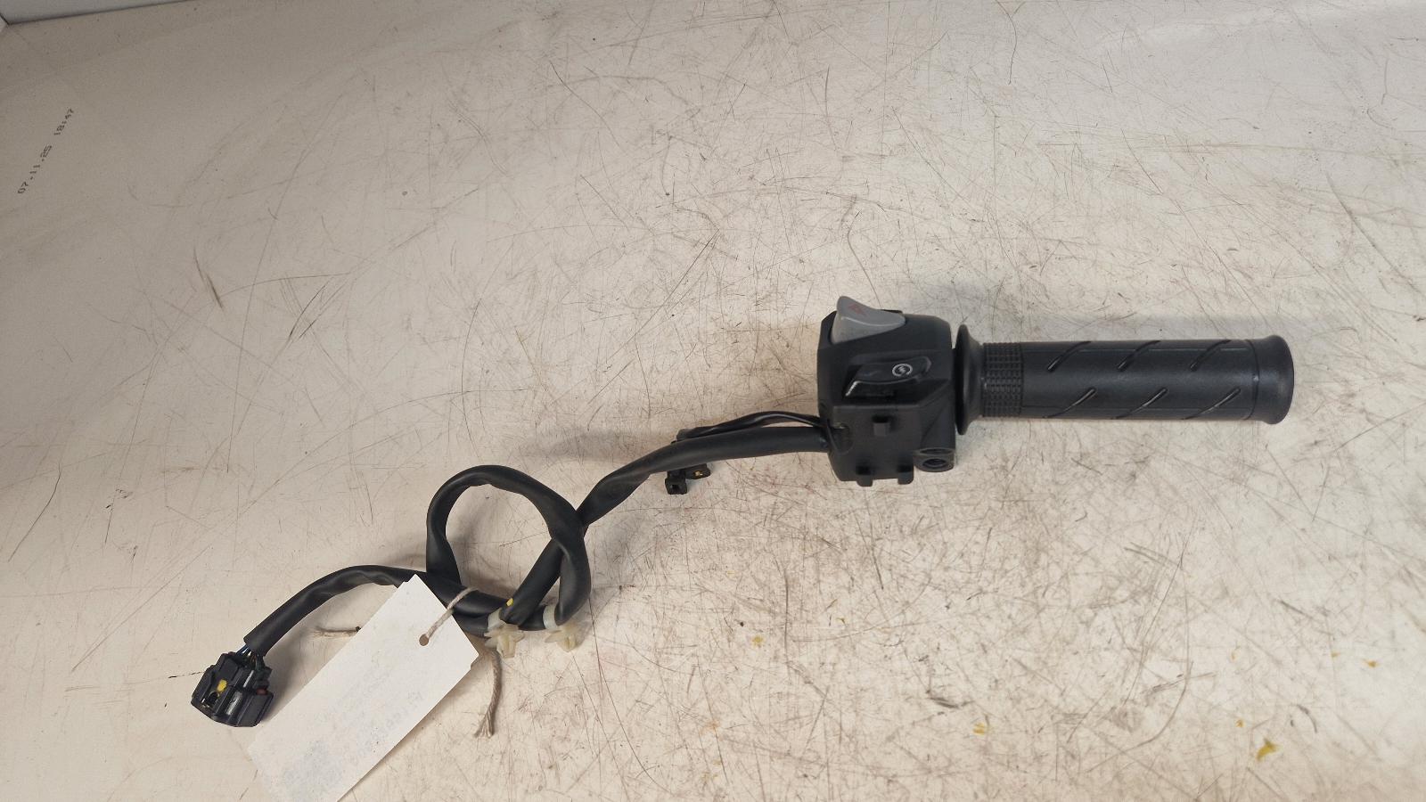 View Auto part RH Switch Gear Honda Nss 125 Forza 2024