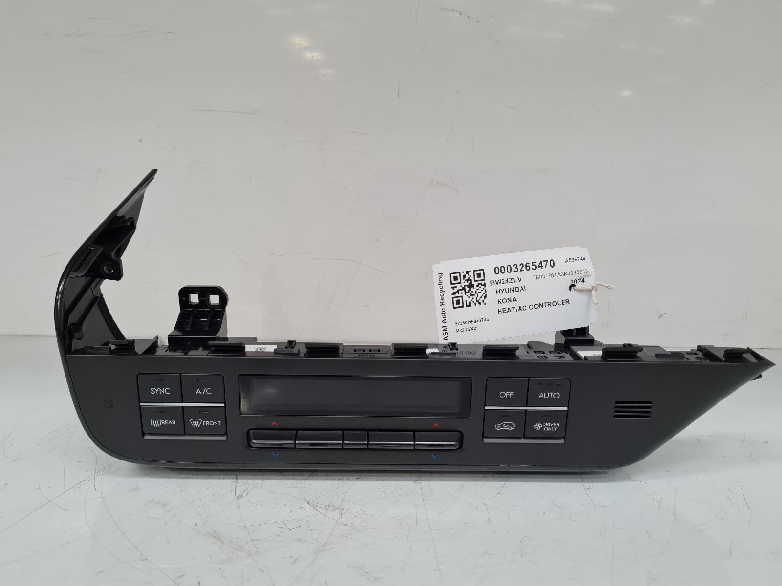 View Auto part Heater/AC Controller Hyundai Kona 2024