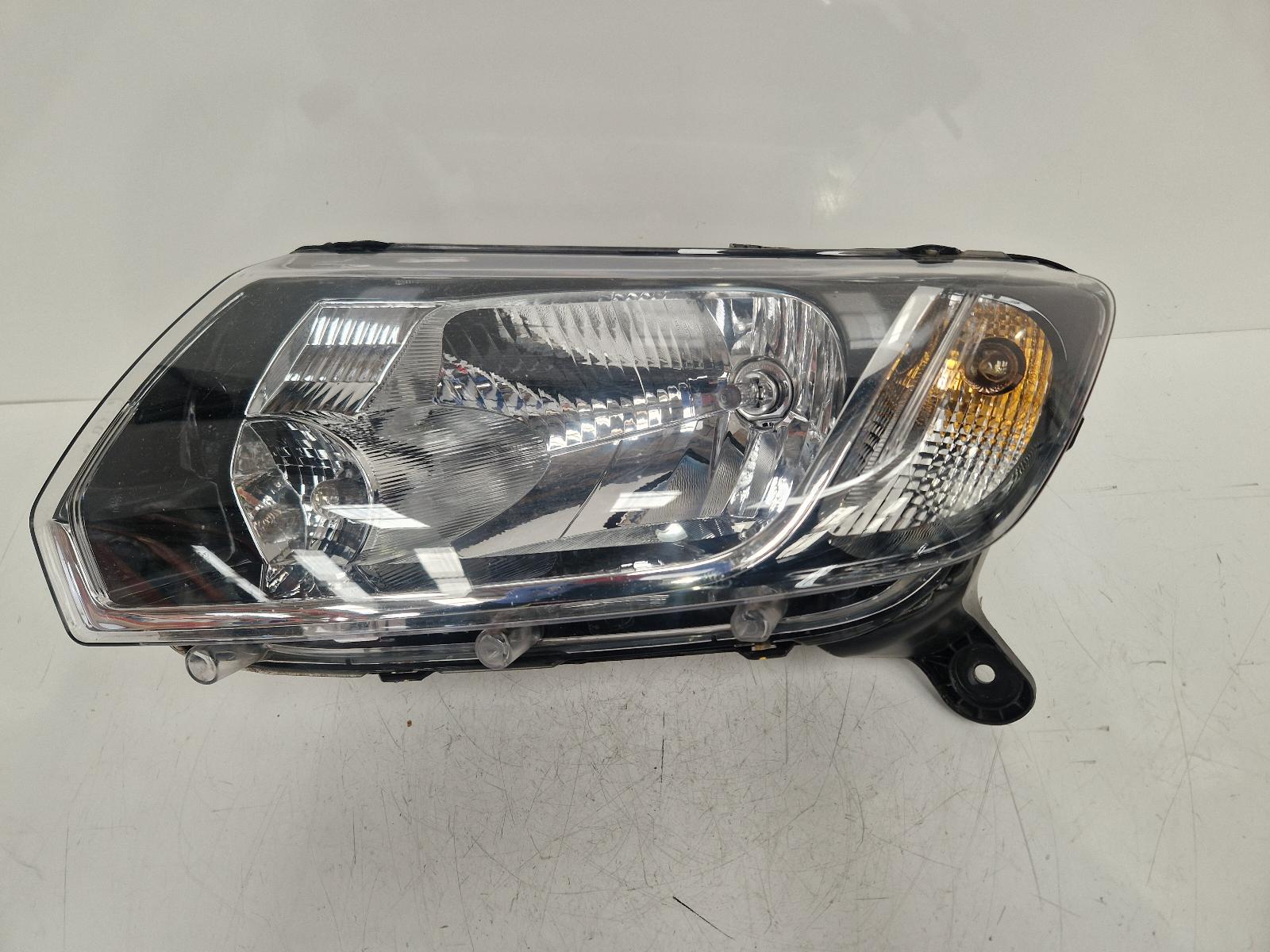 View Auto part L Headlamp Dacia Sandero 2013