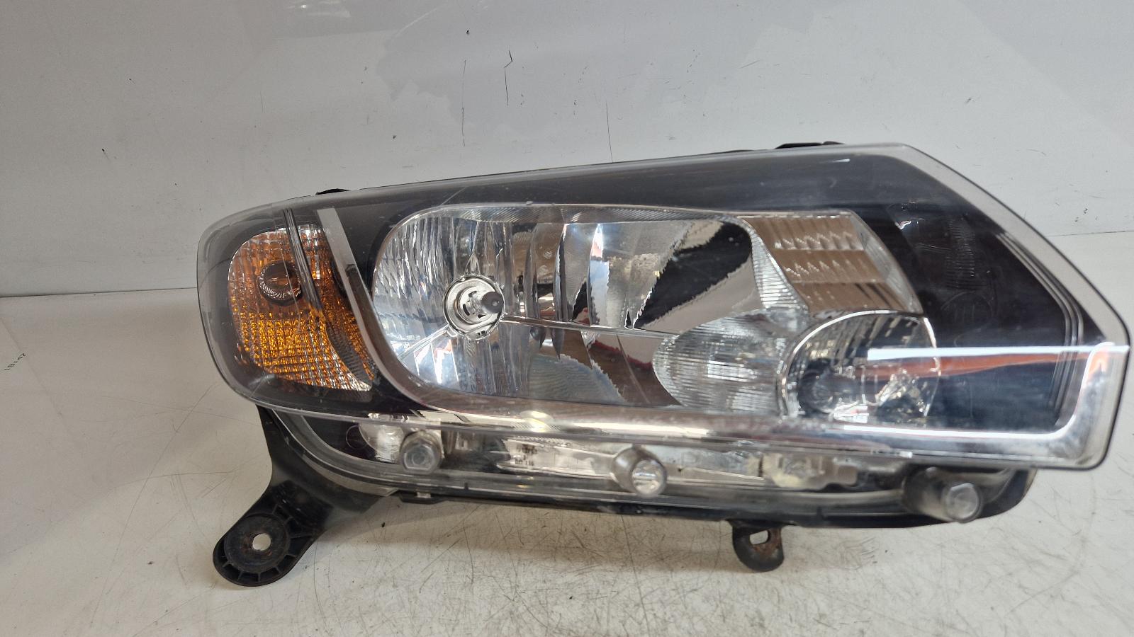 View Auto part R Headlamp Dacia Sandero 2013