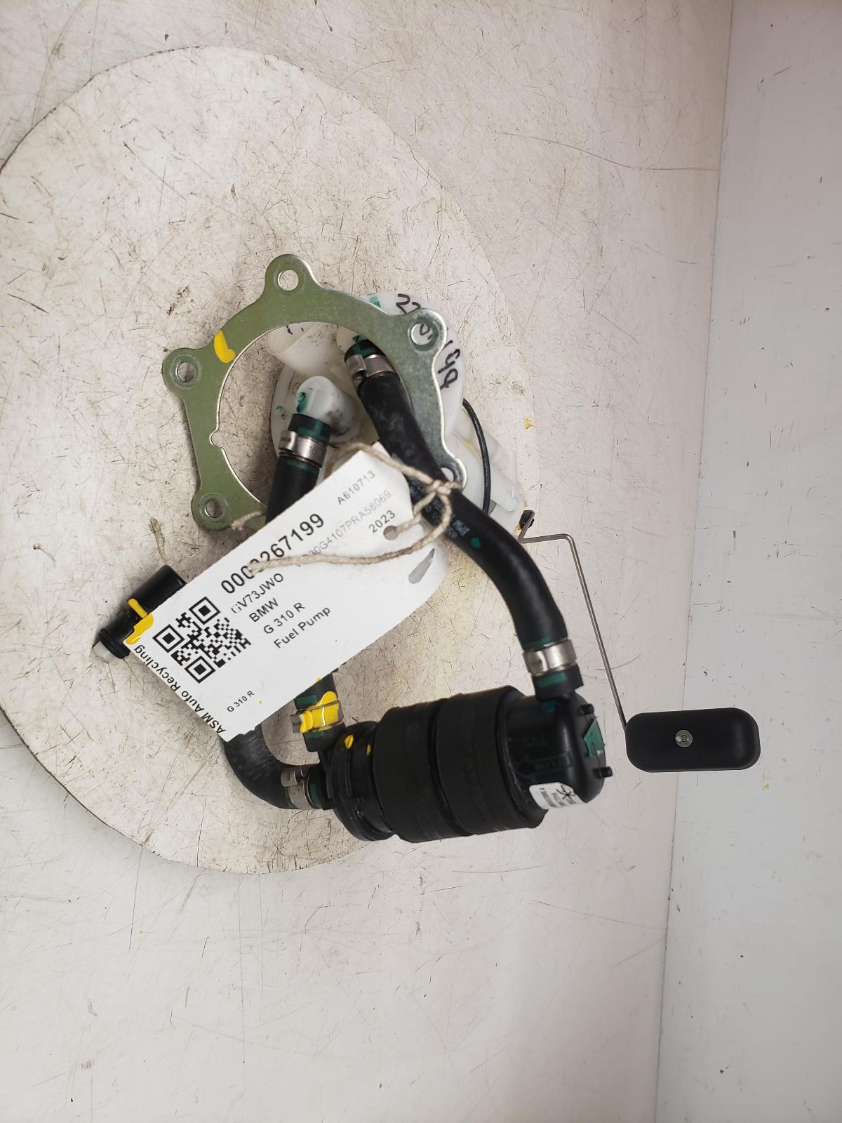 View Auto part Fuel Pump Bmw G 310 R 2023