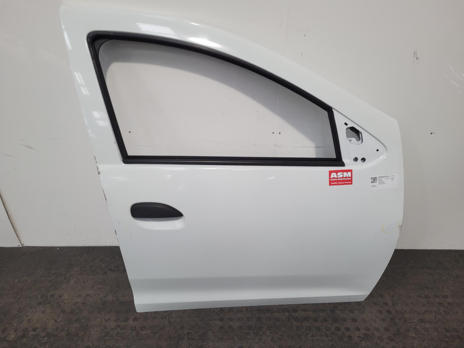 View Auto part R Front Door Dacia Sandero 2014