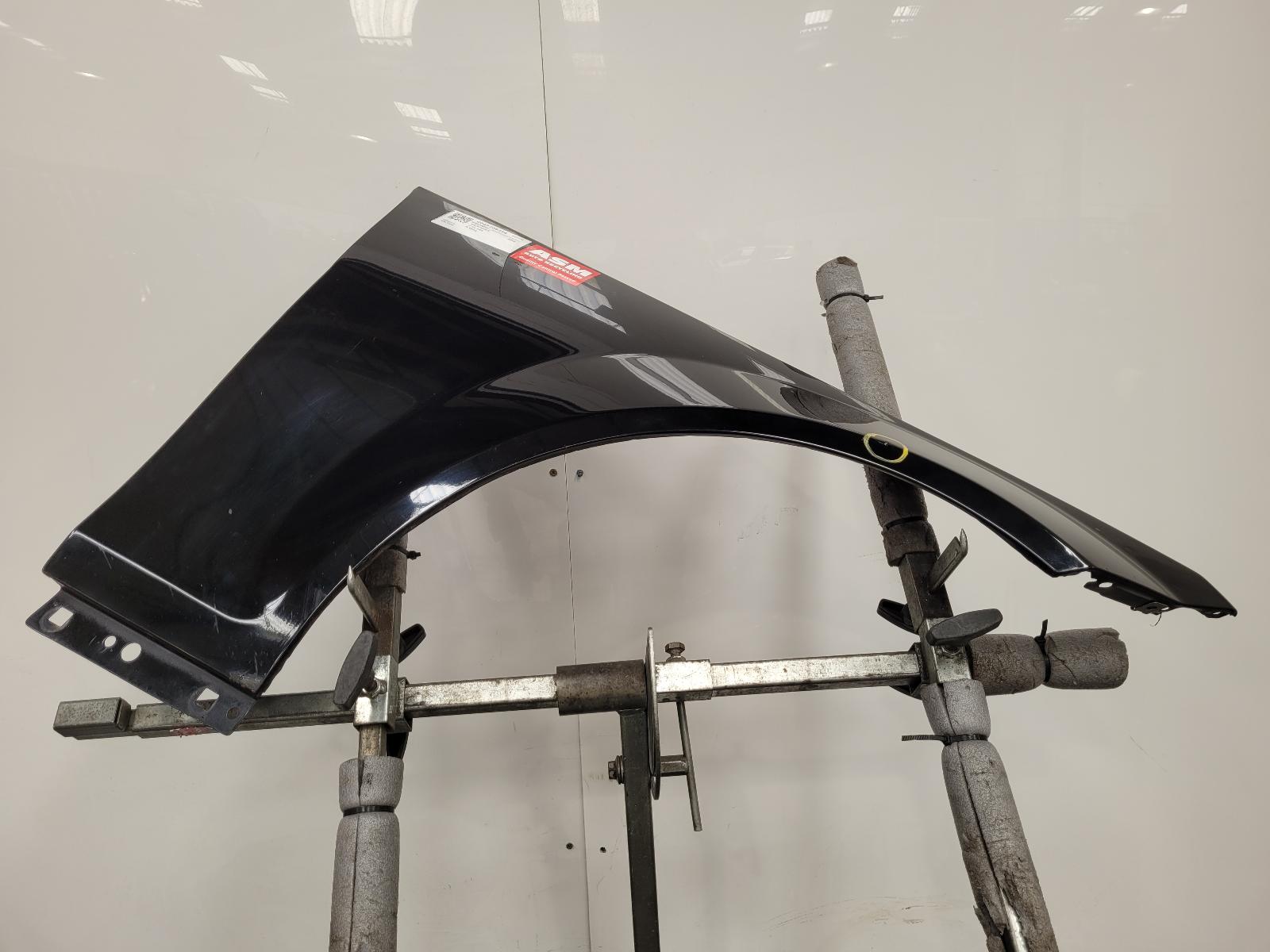 View Auto part R Wing Mercedes C Class 2012