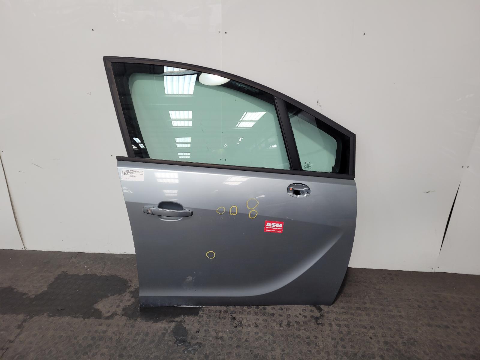View Auto part R Front Door Vauxhall Meriva 2013