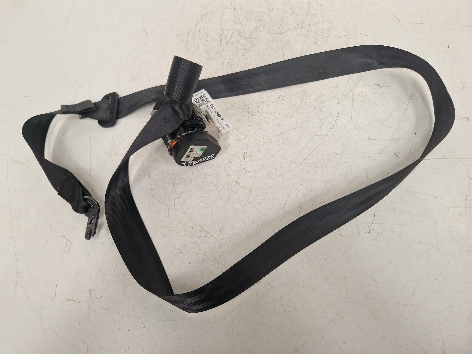 View Auto part Seat Belt Volkswagen Golf 2017