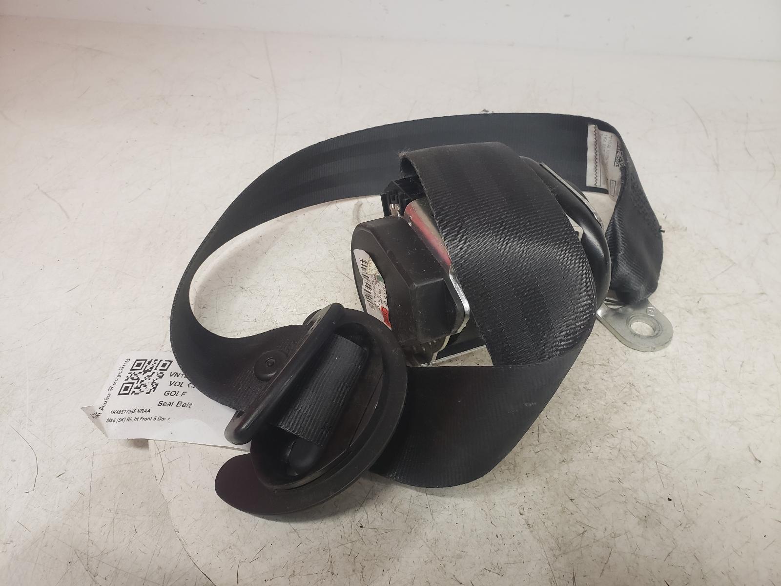 View Auto part Seat Belt Volkswagen Golf 2010