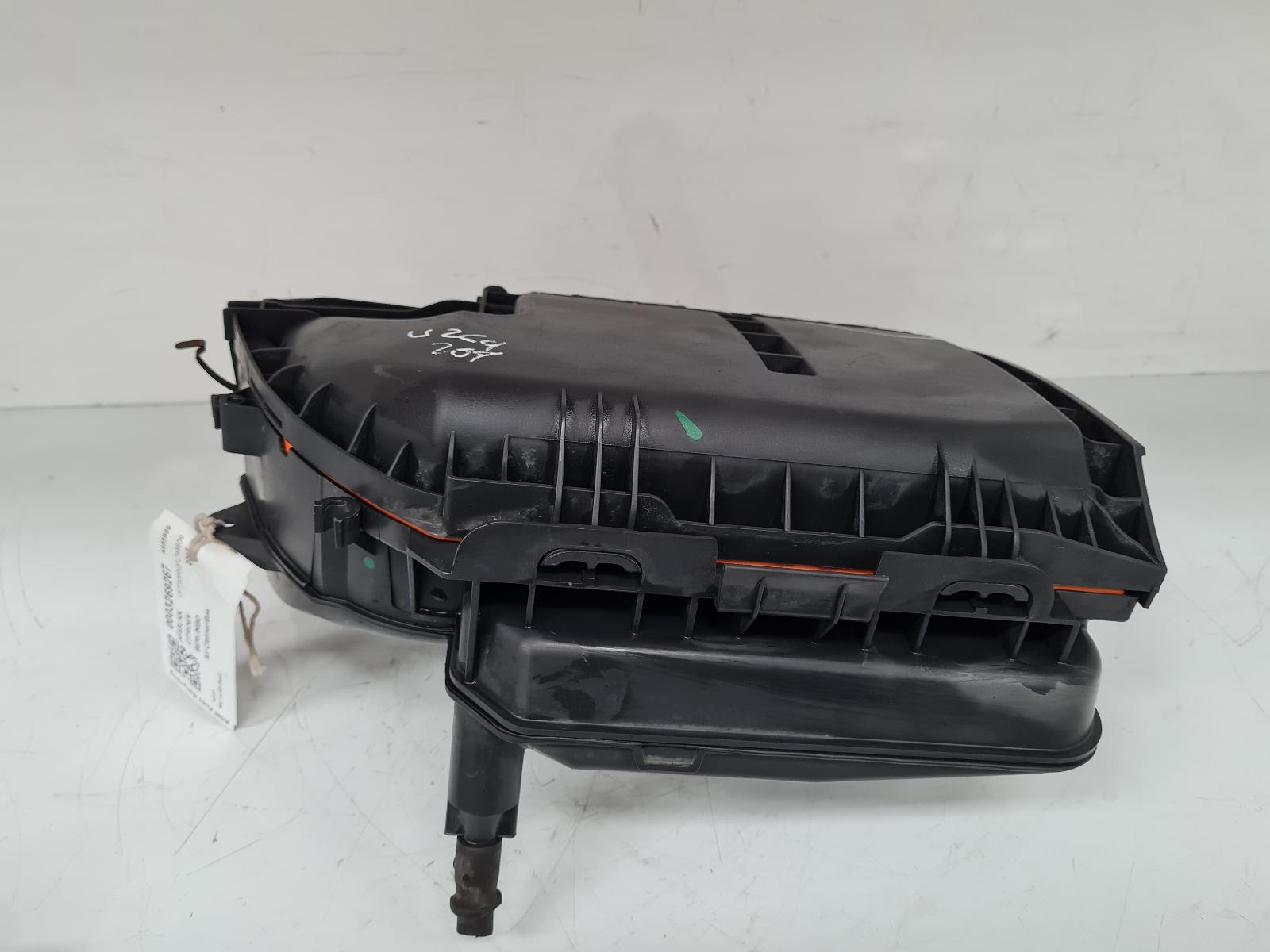 View Auto part Air Cleaner/Box Citroen Berlingo 2015