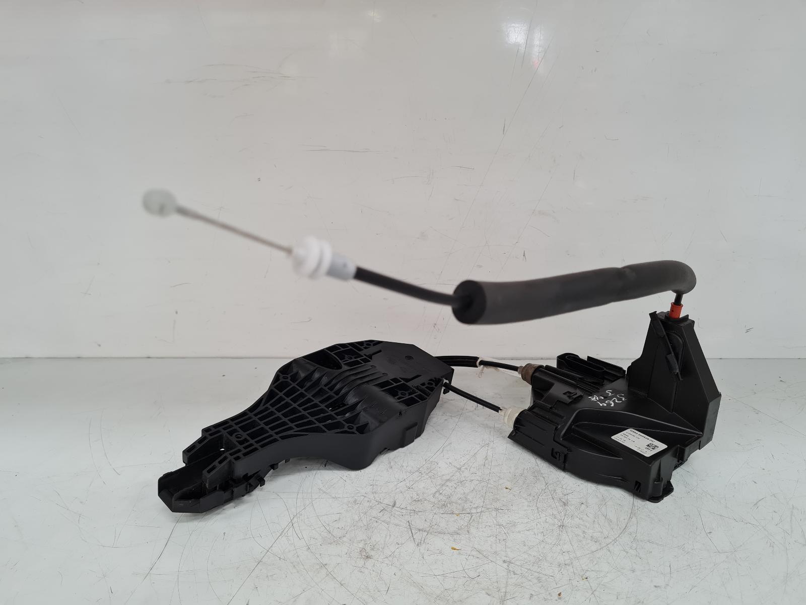 View Auto part Door Lock Assembly Jaguar Xf 2018