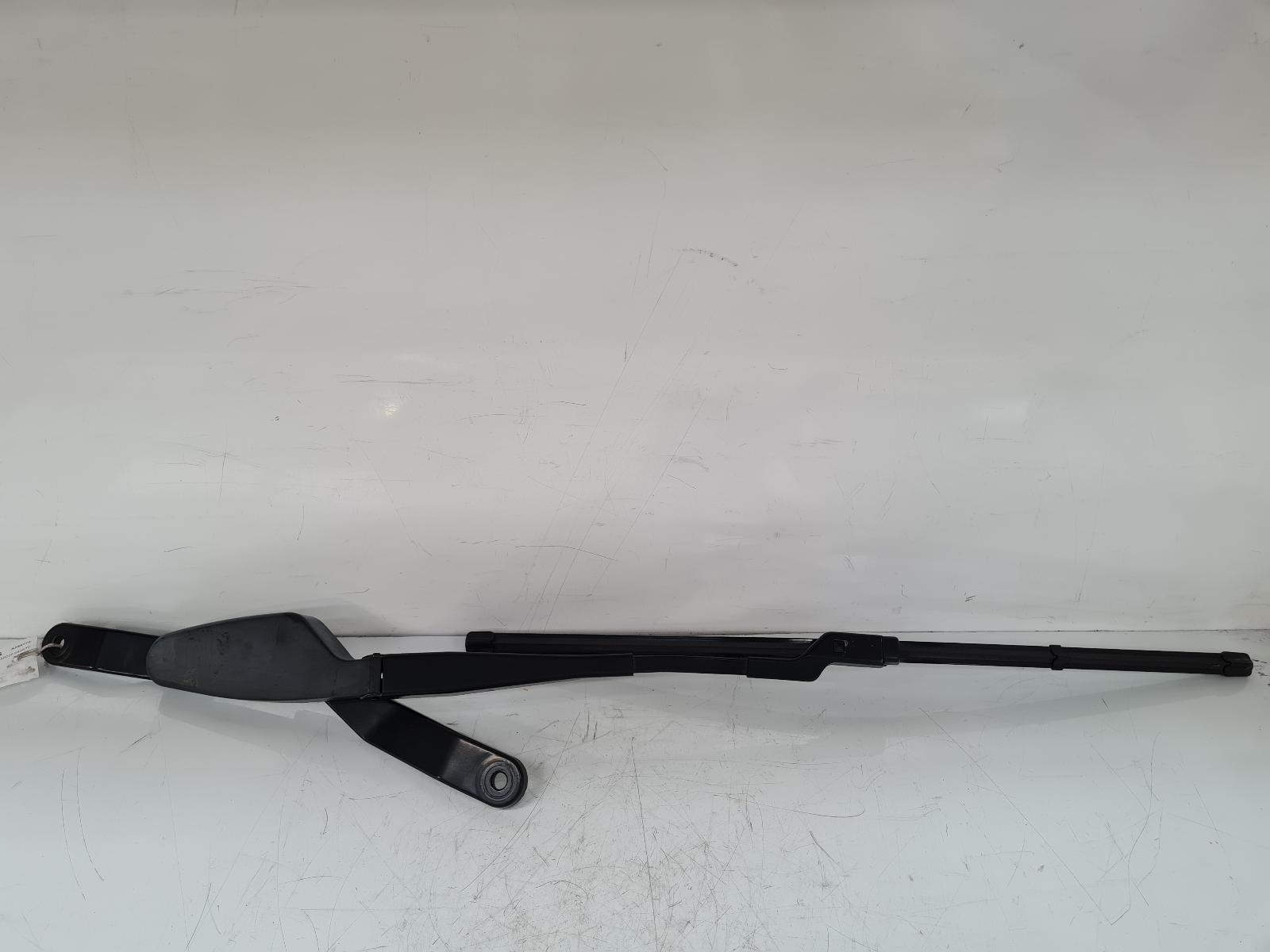View Auto part Wiper Arm Mercedes E Class 2013