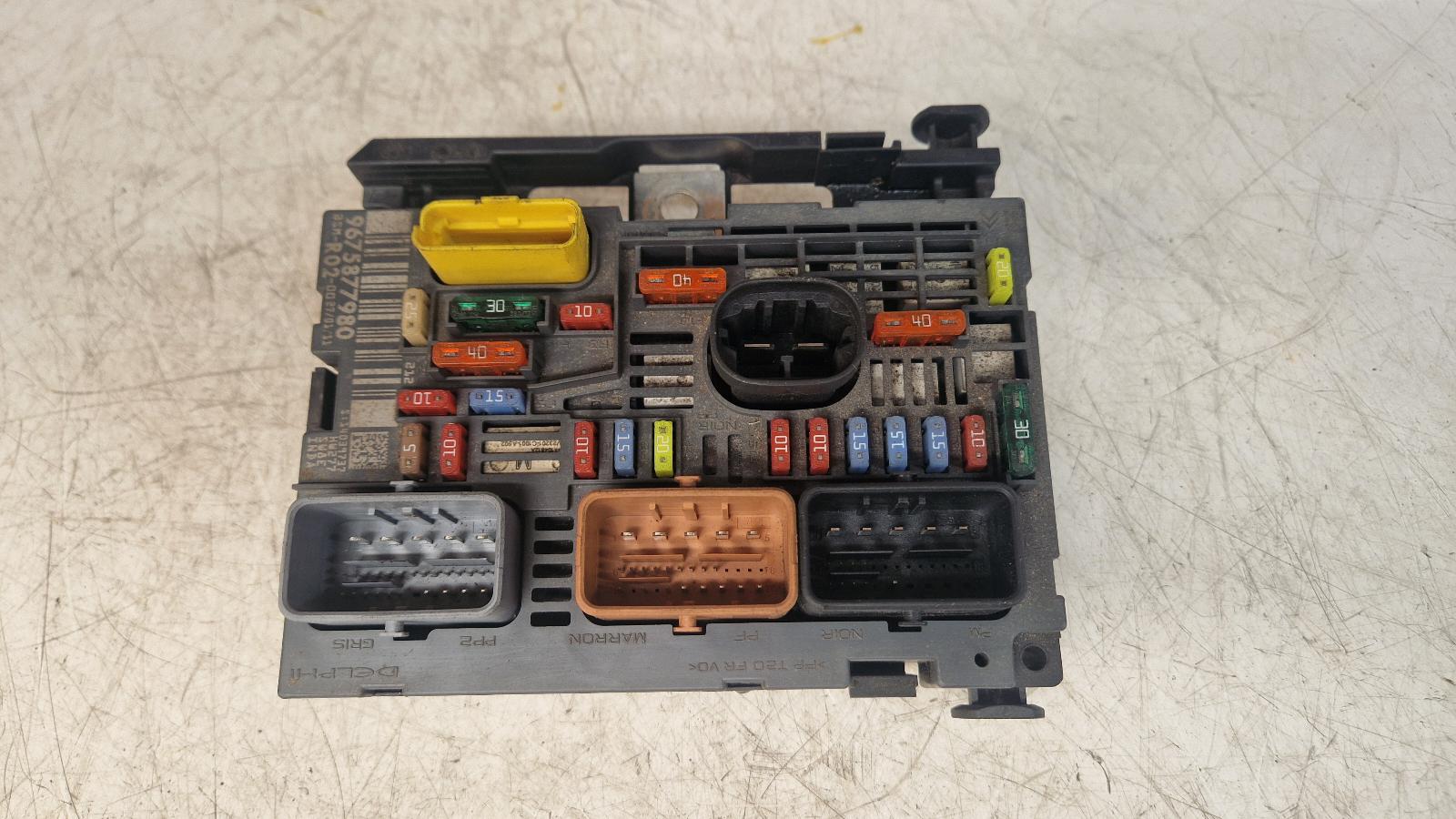 View Auto part Fuse Box Peugeot Rcz 2011