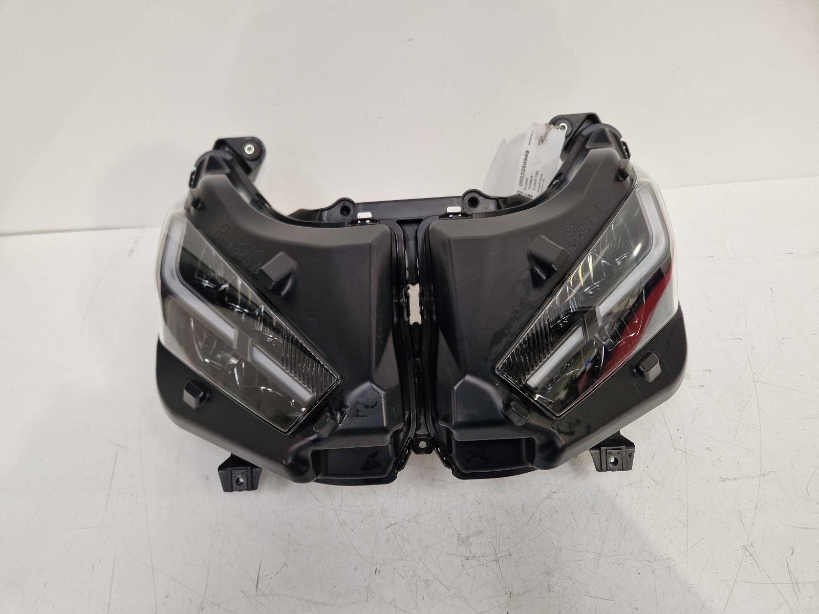 View Auto part Headlamp Honda X-adv 750 2021