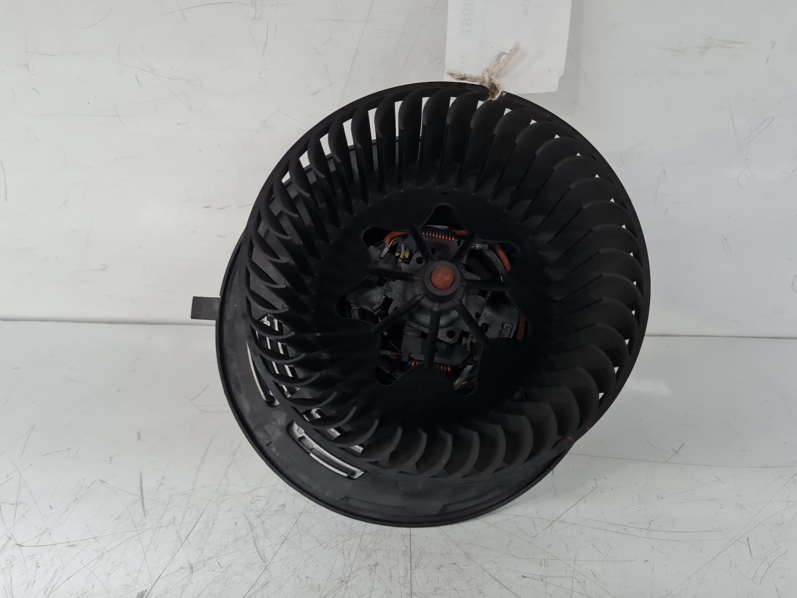 View Auto part Heater Motor/Assembly Bmw 1 Series 2010