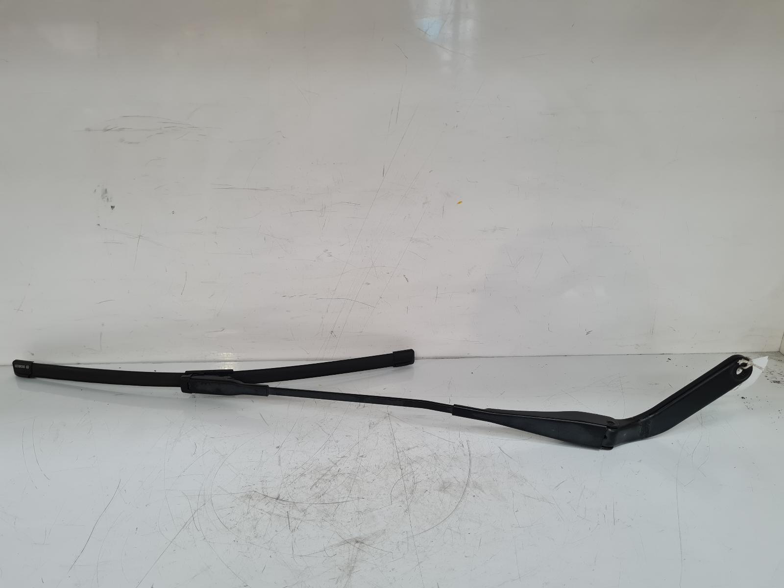 View Auto part Wiper Arm Bmw 1 Series 2010