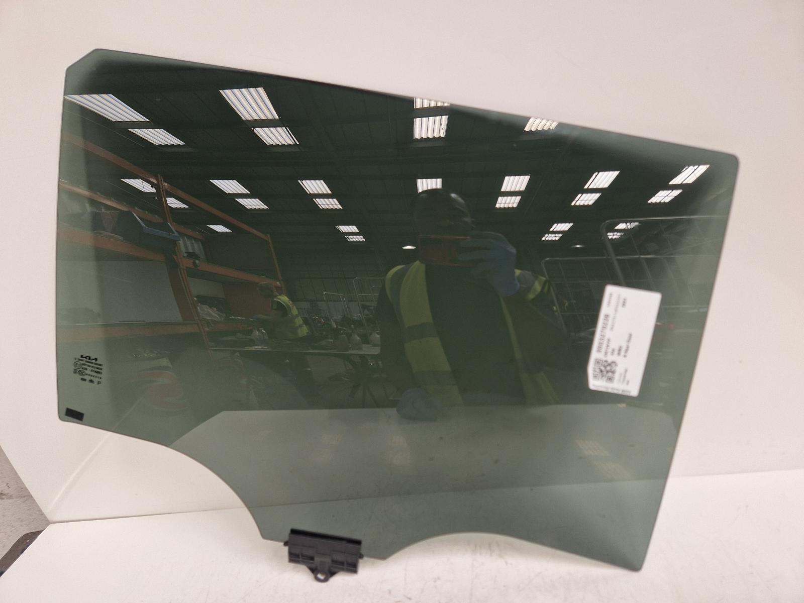 View Auto part R Rear Door Kia Niro 2023