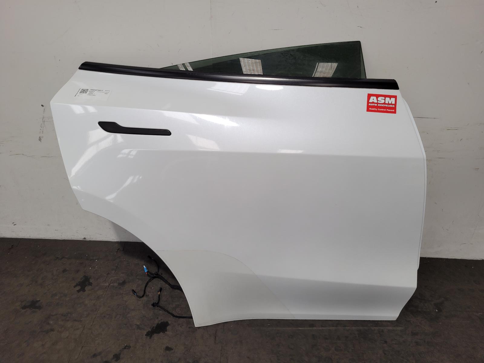 View Auto part R Rear Door Tesla Model Y 2023