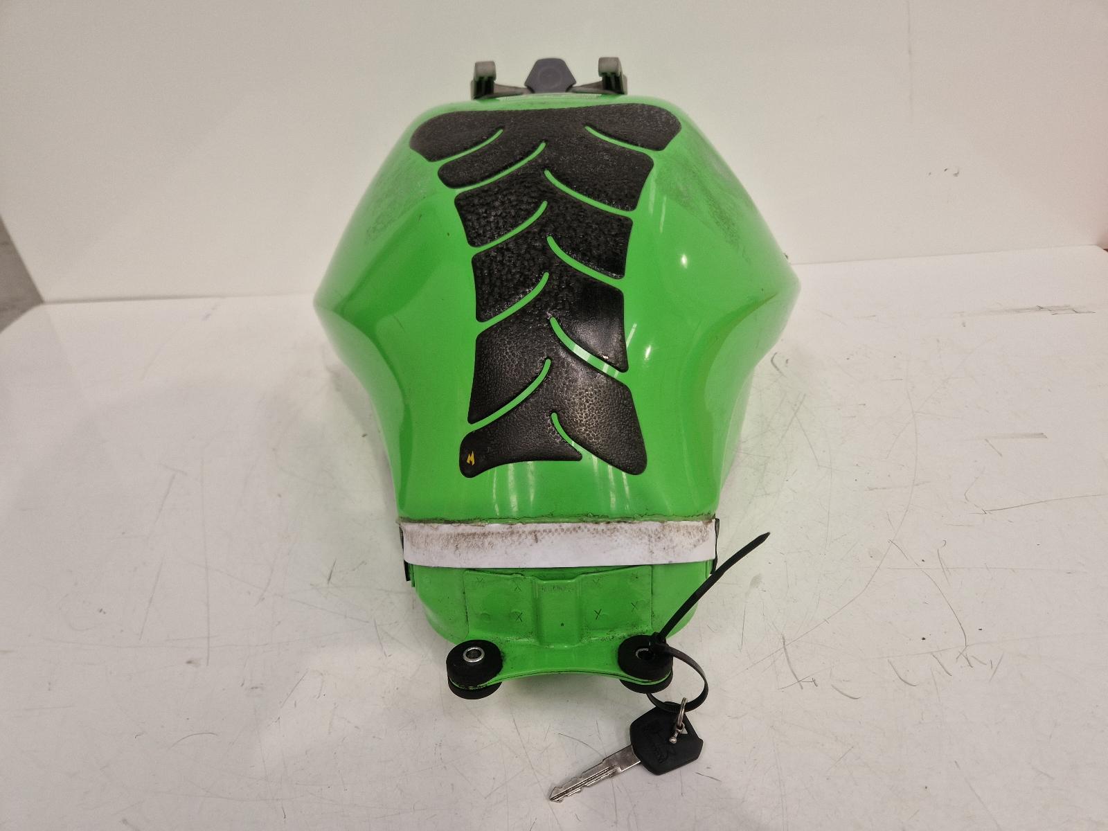 View Auto part Fuel Tank Kawasaki Ninja 250 2009