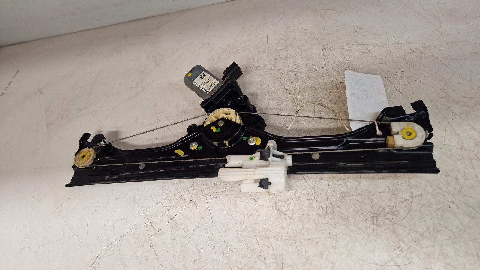 View Auto part RF Window Regulator Fiat 500 2012