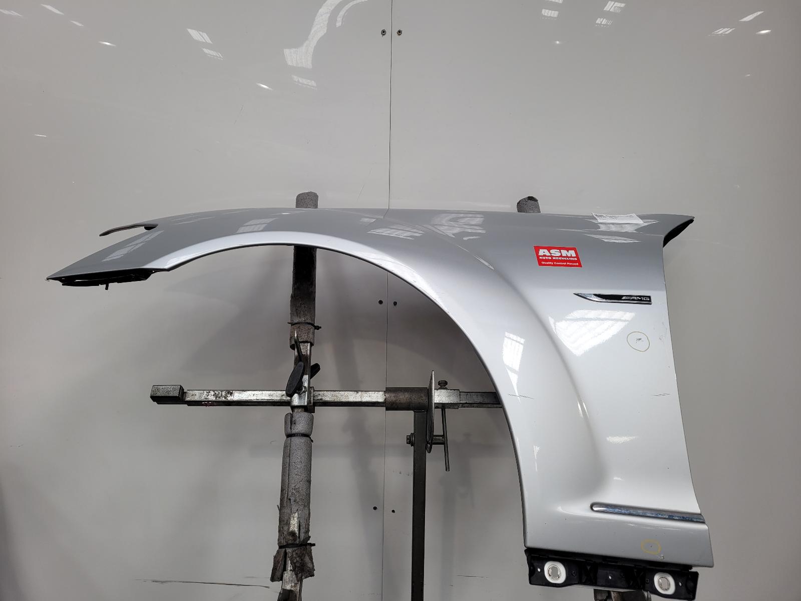 View Auto part L Wing Mercedes S Class 2008