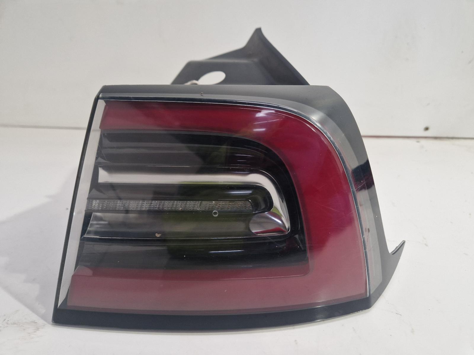 View Auto part R Taillight Tesla Model 3 2019