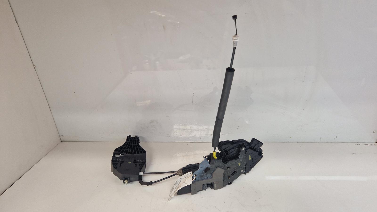 View Auto part Door Lock Assembly Land Rover Discovery 2026