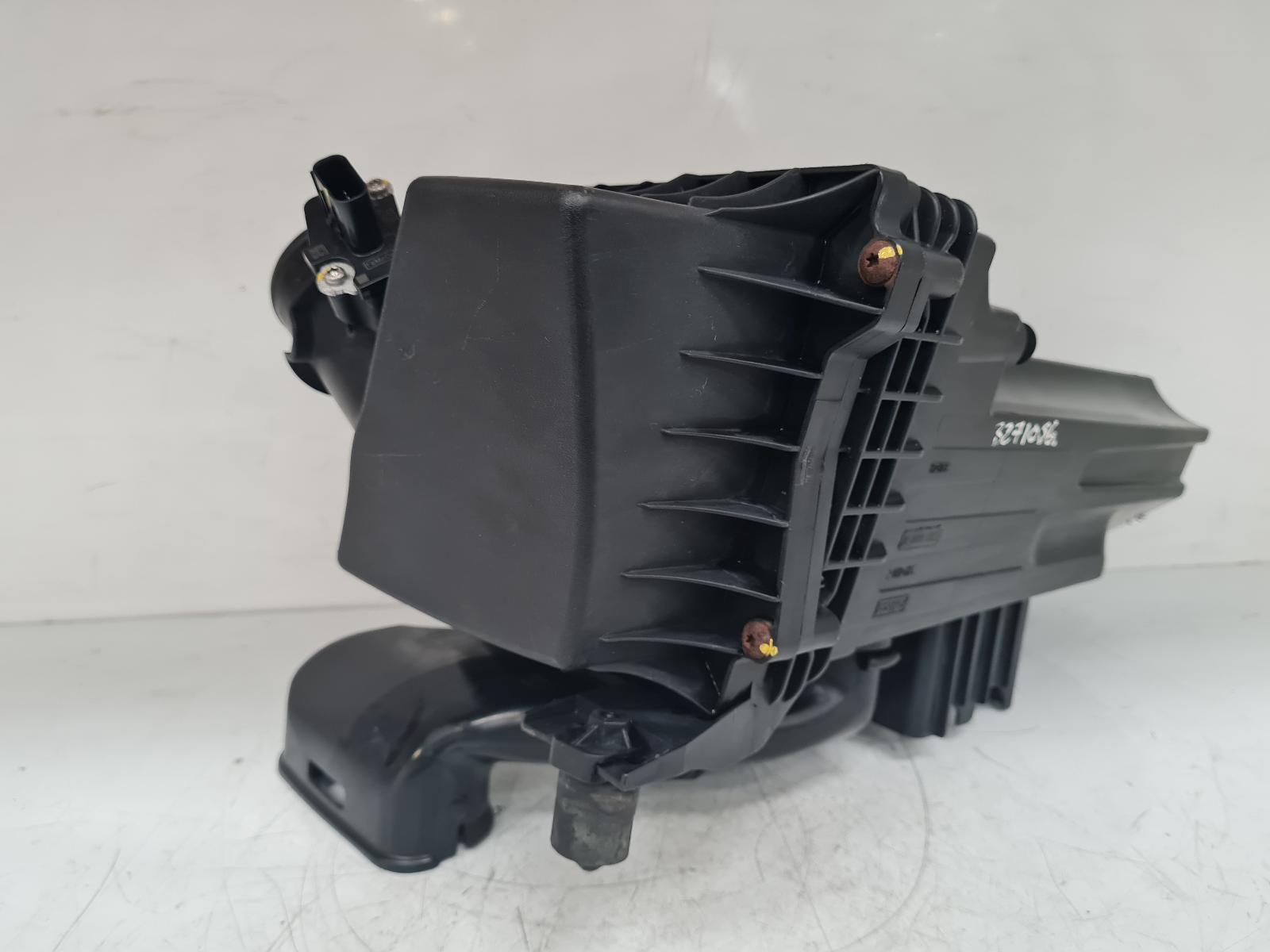 View Auto part Air Cleaner/Box Ford B Max 2014