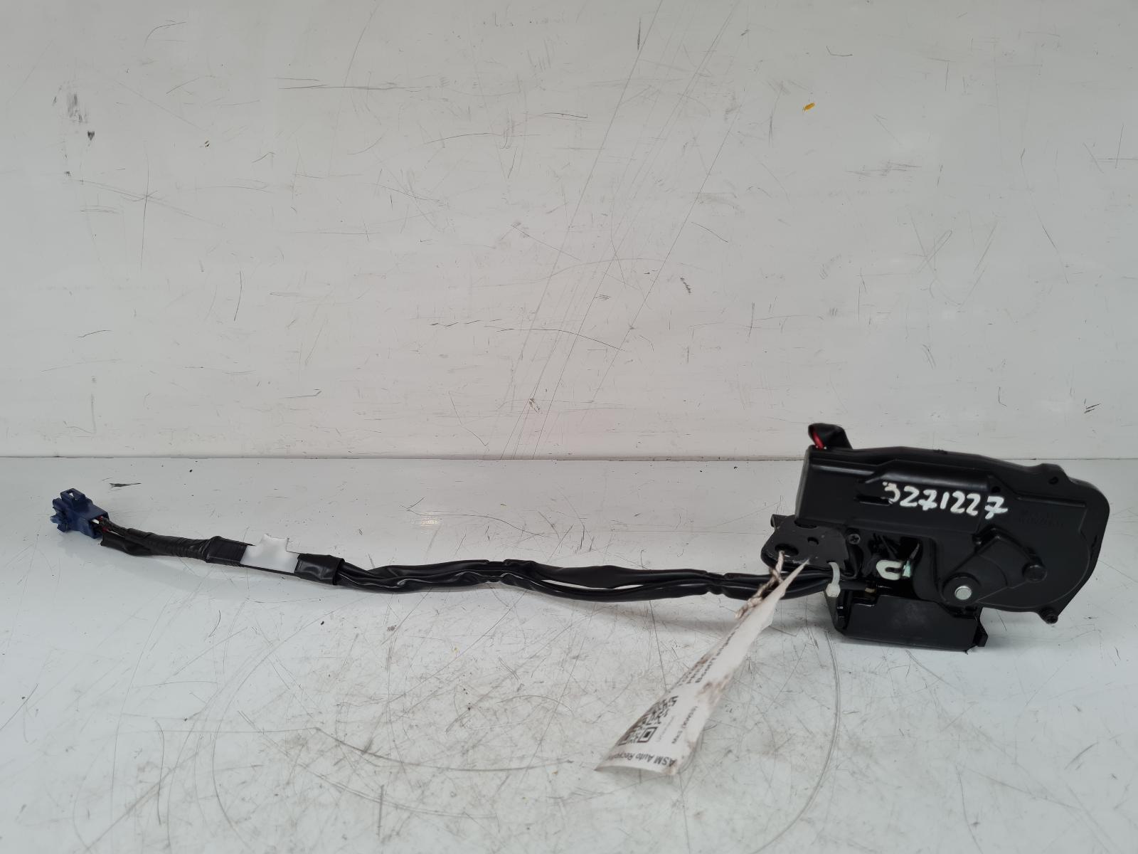 View Auto part Bootlid/Tailgate Lock Toyota Prius 2011