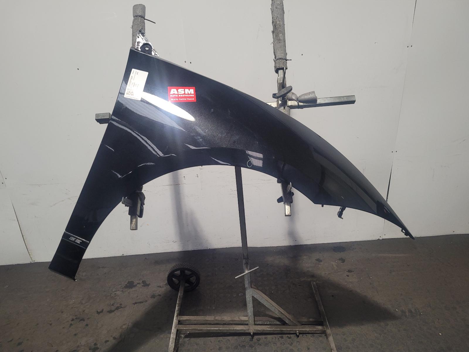View Auto part R Wing Jaguar I-pace 2019
