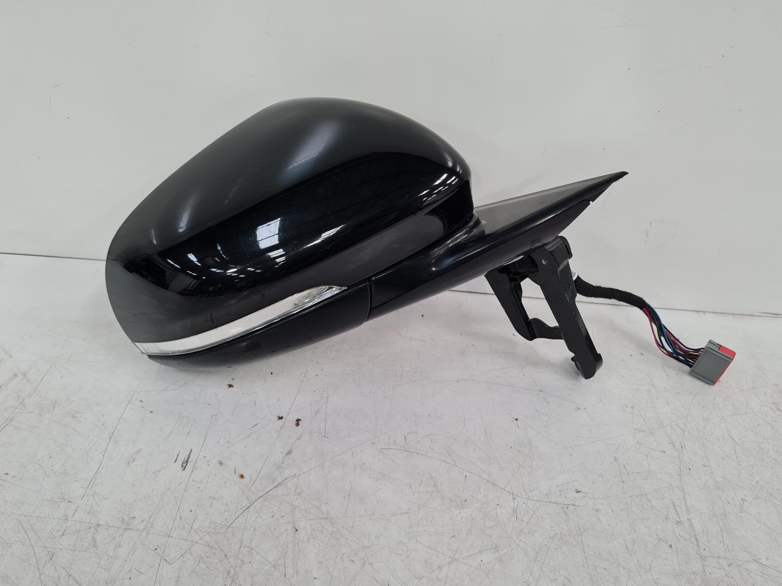 View Auto part R Door Mirror Jaguar I-pace 2019