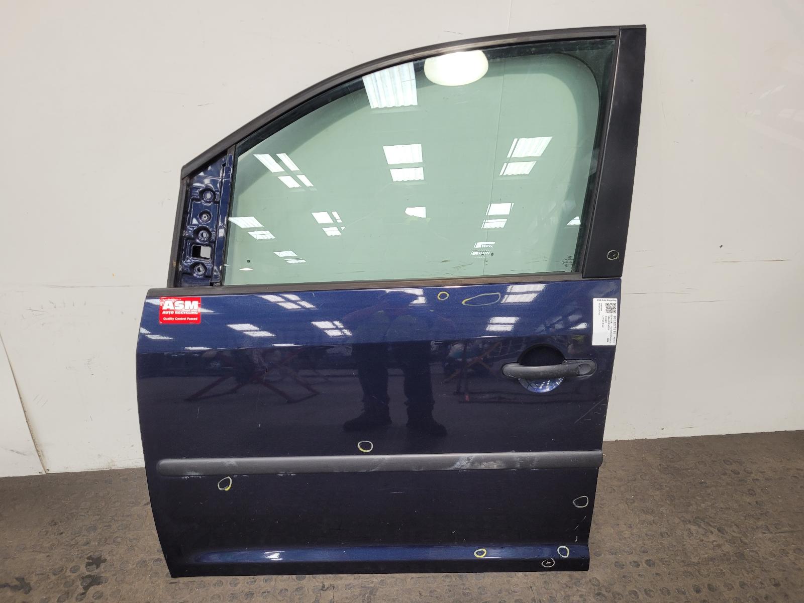 View Auto part L Front Door Volkswagen Caddy 2014