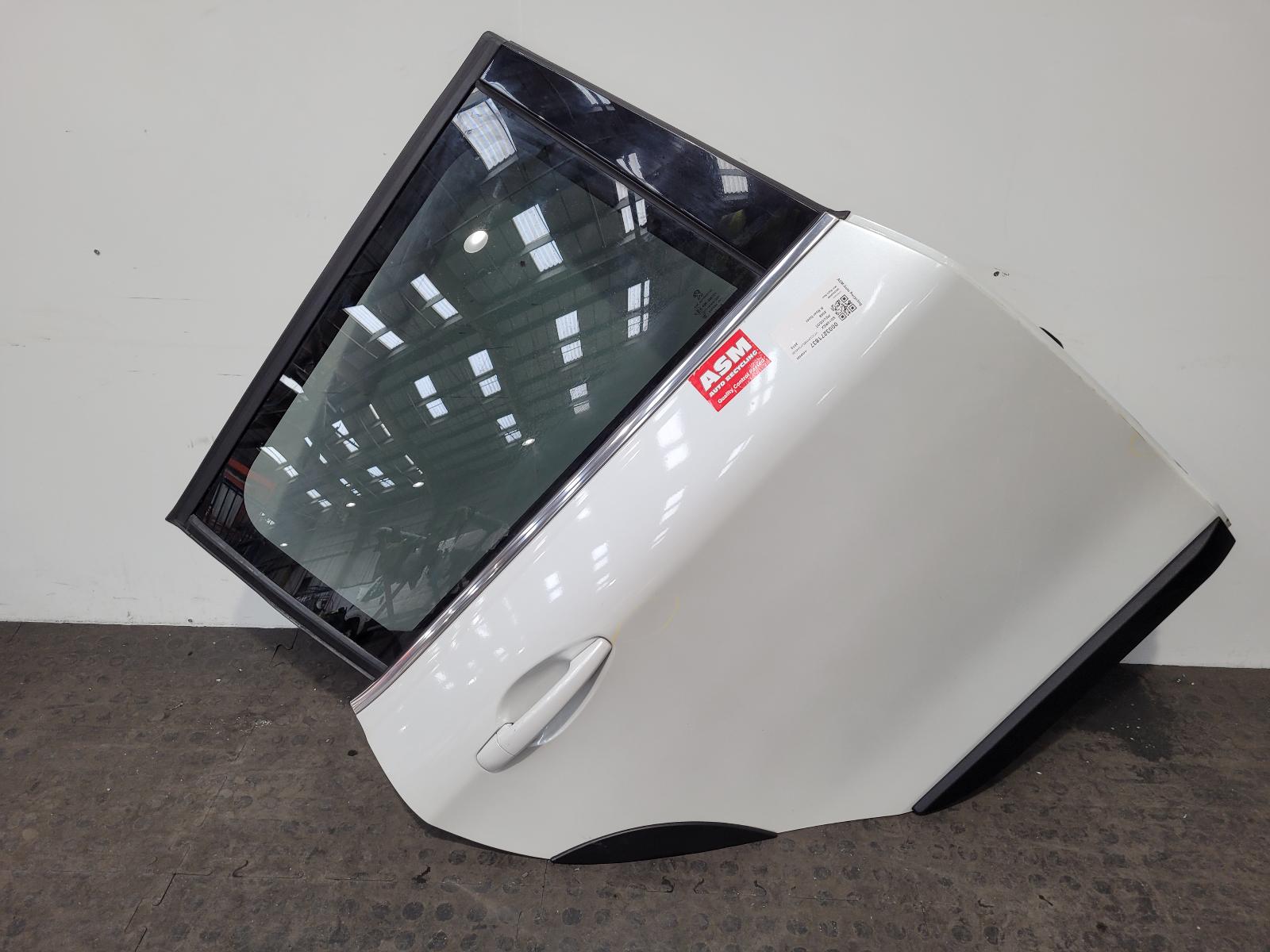 View Auto part R Rear Door Peugeot 2008 2018