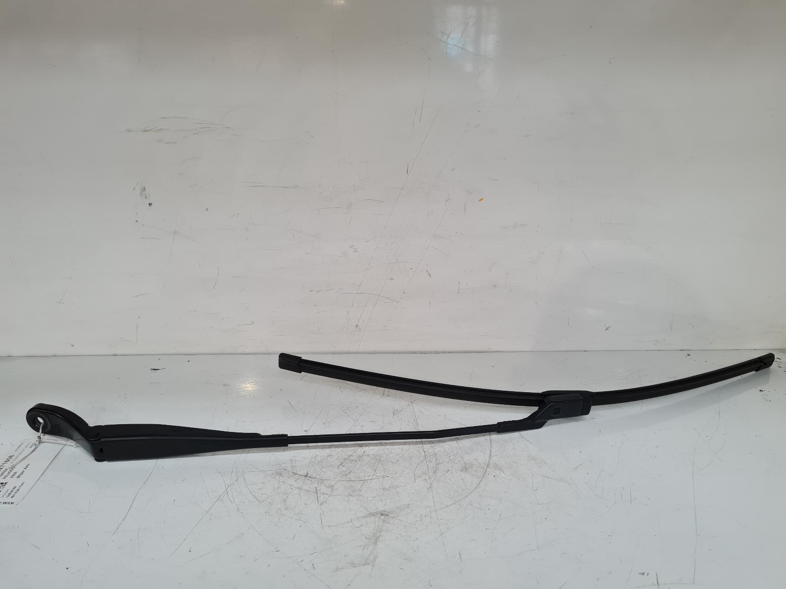 View Auto part Wiper Arm Peugeot 2008 2018