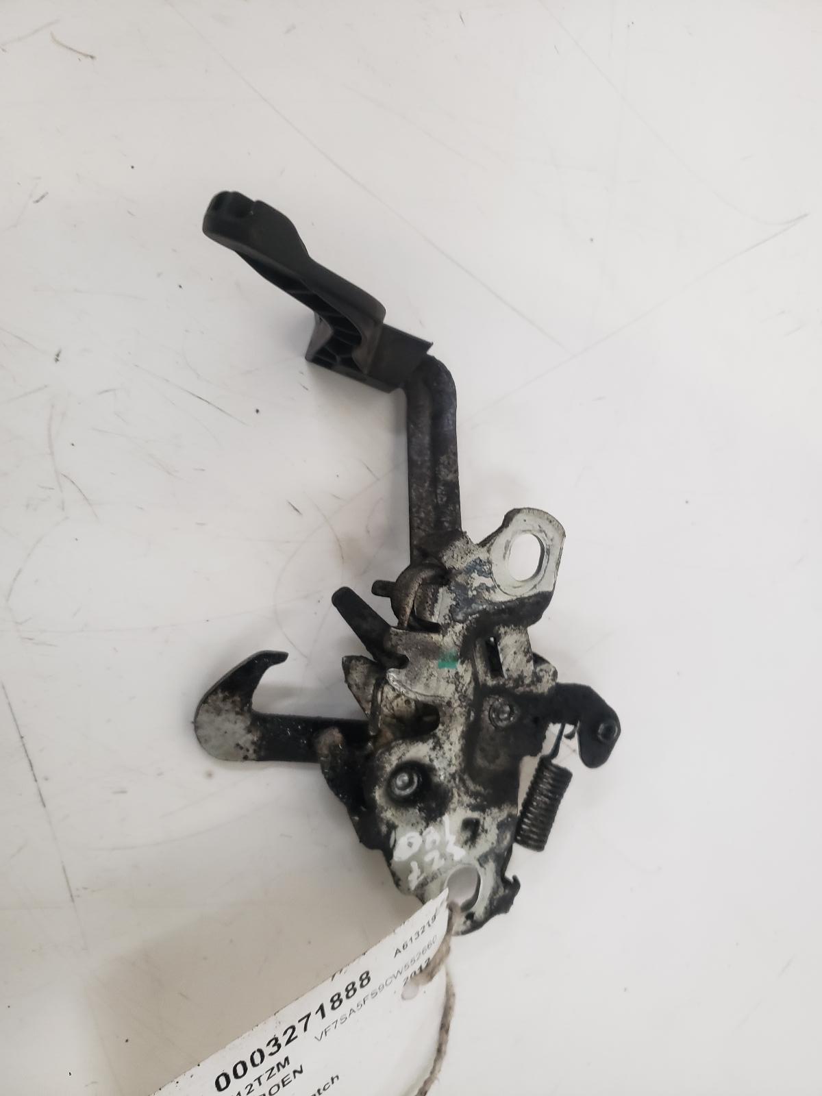View Auto part Bonnet Latch Citroen Ds3 2012
