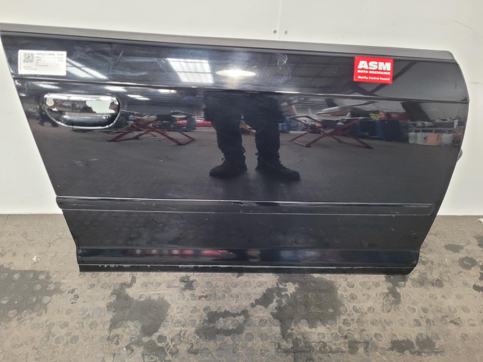 View Auto part R Front Door Audi A3 2011