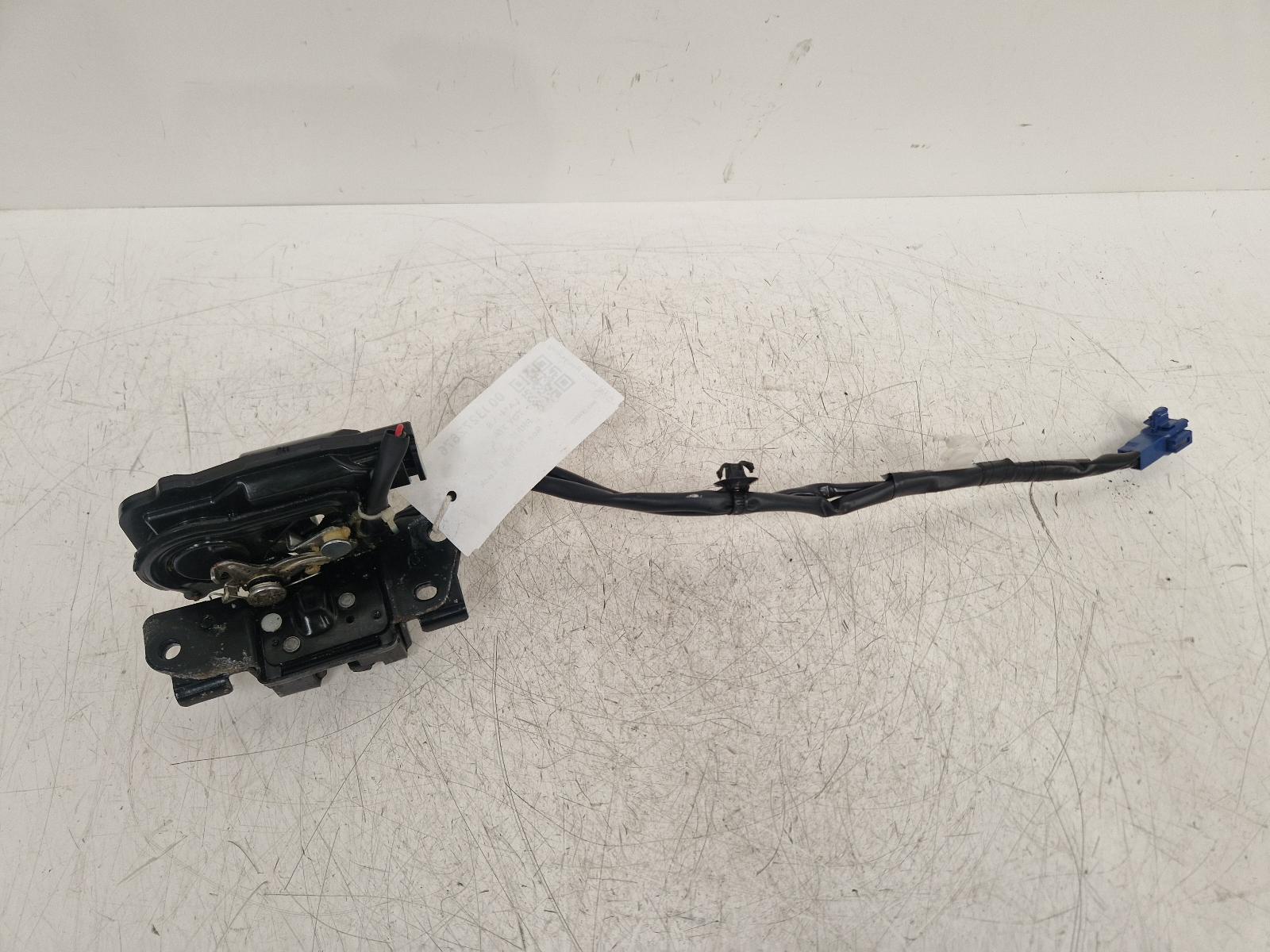 View Auto part Bootlid/Tailgate Lock Toyota Prius 2014