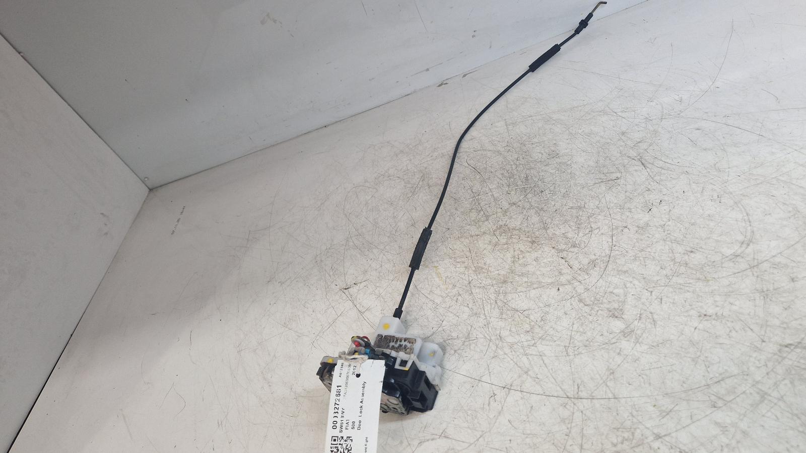 View Auto part Door Lock Assembly Fiat 500 2012