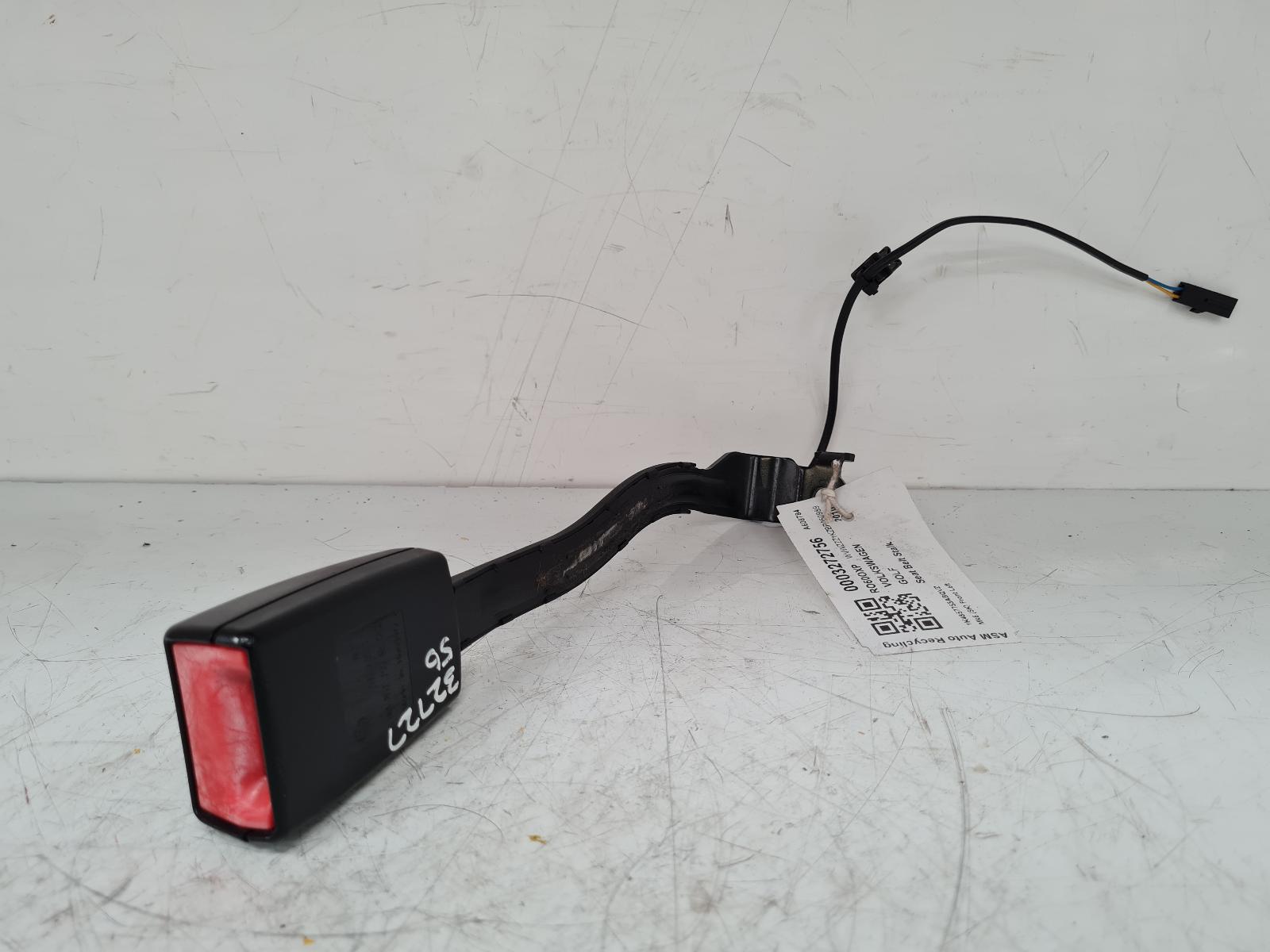 View Auto part Seat Belt Volkswagen Golf 2010