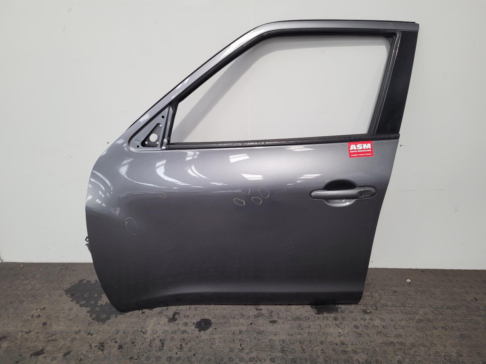 View Auto part L Front Door Nissan Juke 2014