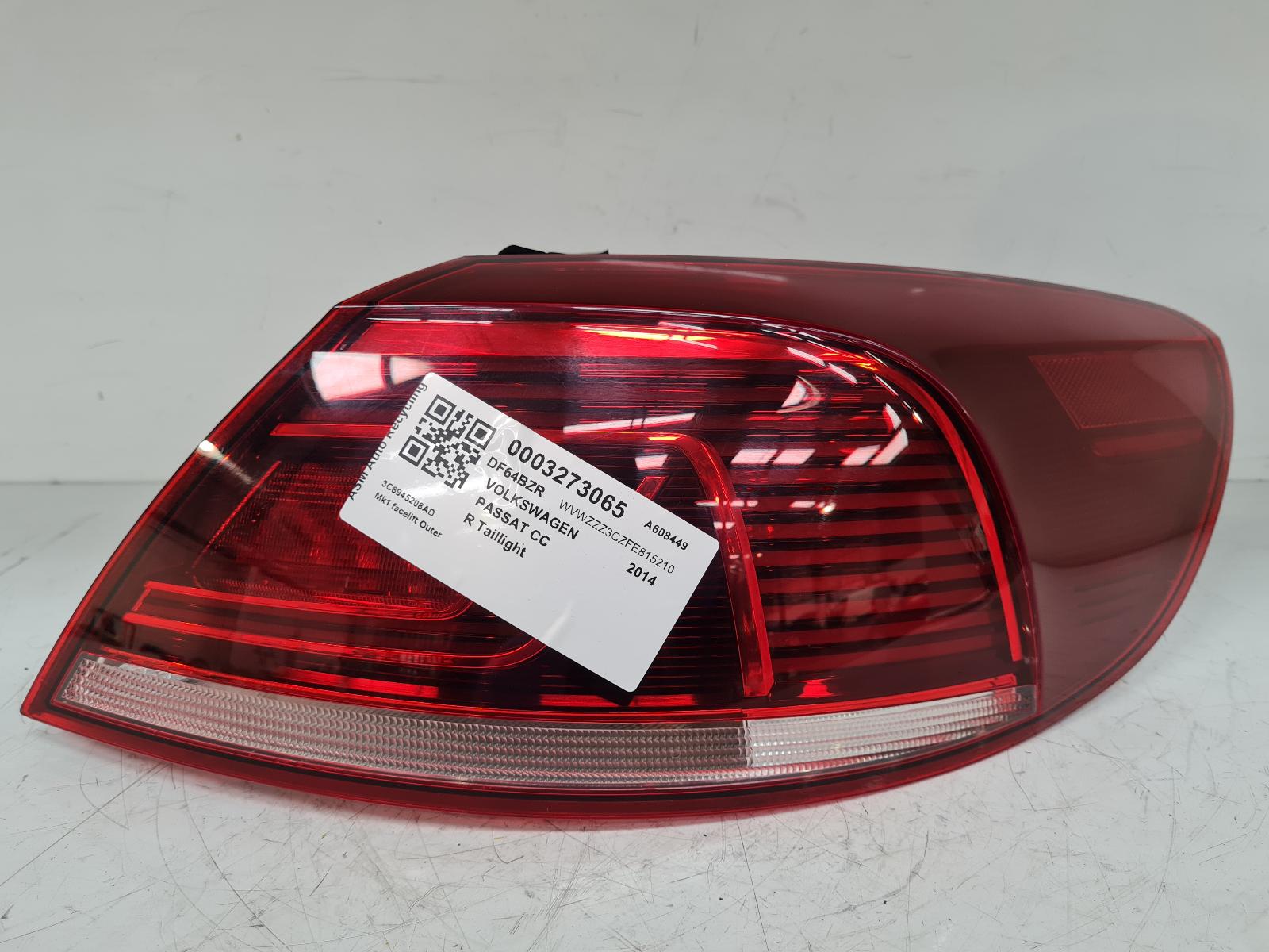 View Auto part R Taillight Volkswagen Passat Cc 2014
